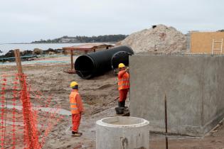 Obras de saneamiento en Playa Santa Catalina Obras de saneamiento en Playa Santa Catalina.