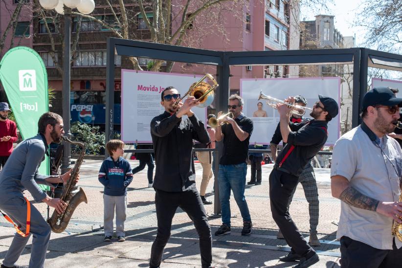 Muestra de fotografías ganadoras de la Movida Joven 2021, en la fotogalería de Plaza de Cagancha    