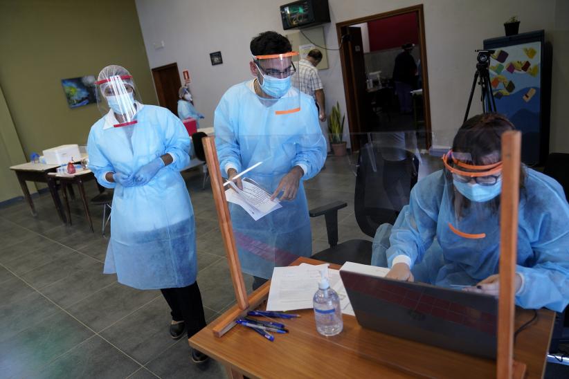 Inicio de vacunación por Covid-19 en Policlínica de Paso de la Arena