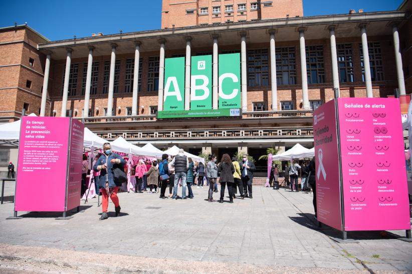 Actividad « Tejiendo Sororidad » en el marco del Día Mundial contra el Cáncer de Mama 