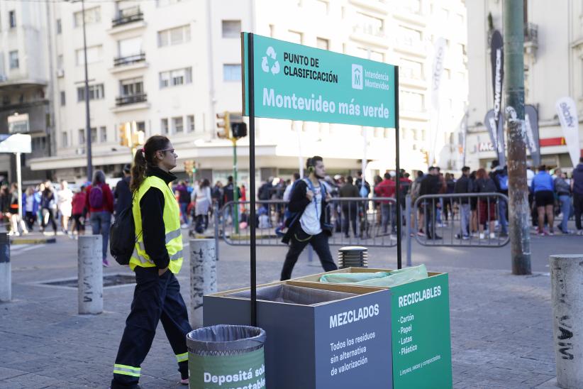 Operativo de limpieza durante la Maratón de Montevideo 2022