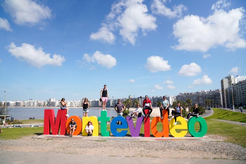  Intervención temática en el cartel de Montevideo en Kibón en el marco del Mes de la Diversidad