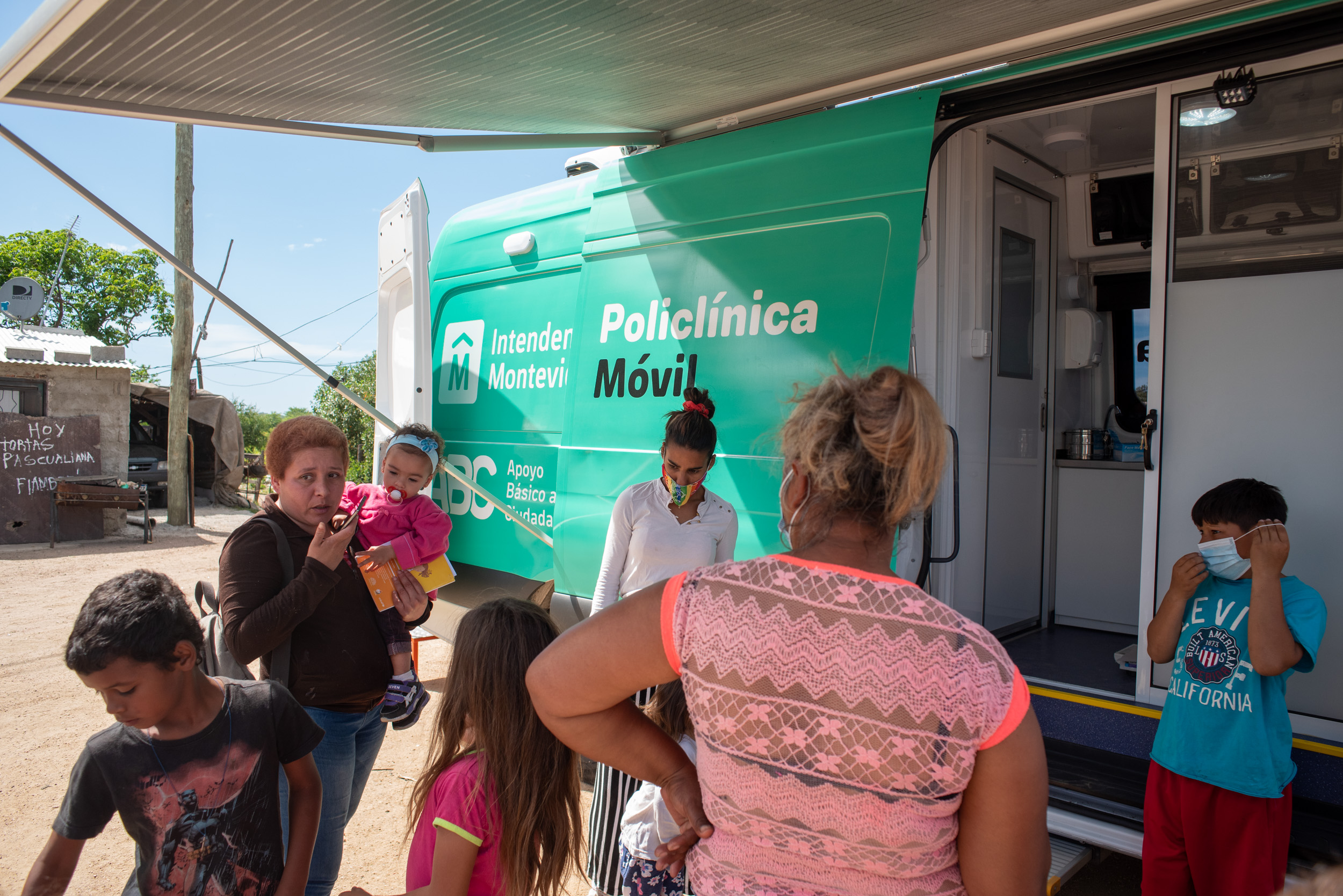 Policlínica móvil en Municipio F en el marco del Plan ABC