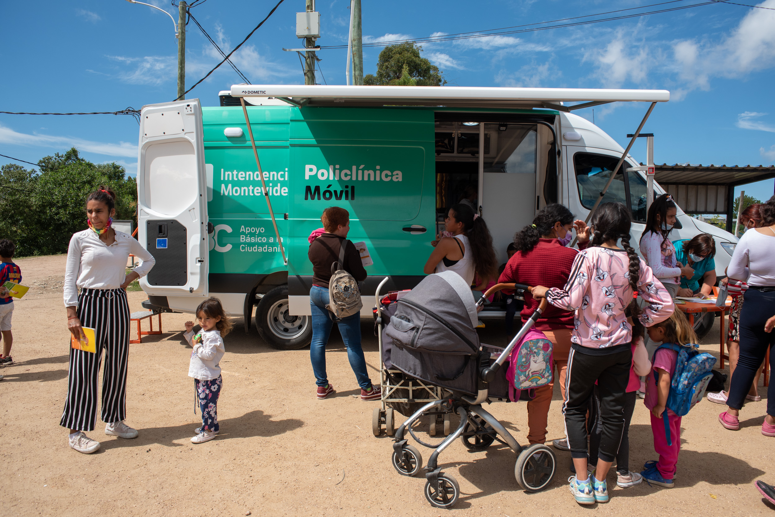 Policlínica móvil en Municipio F en el marco del Plan ABC