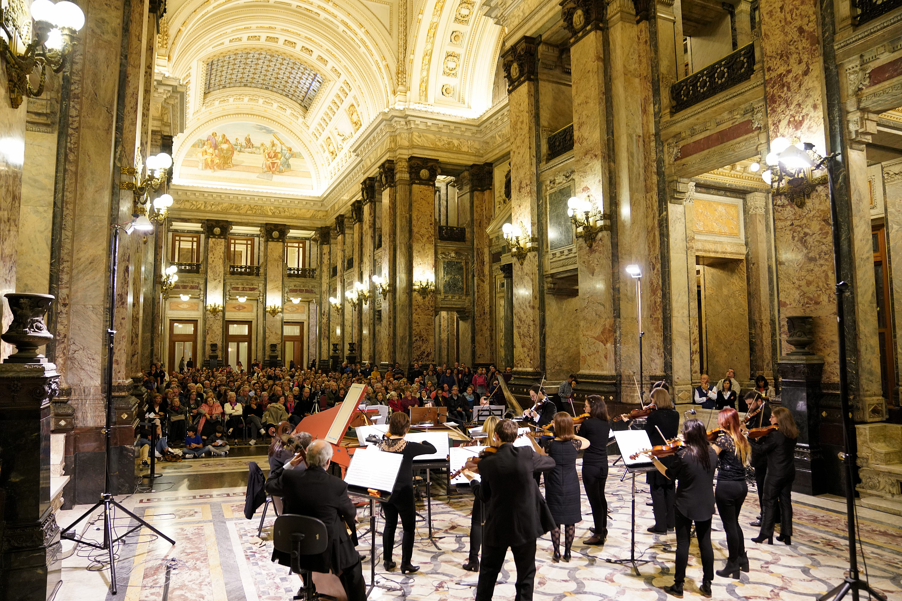 Orquesta Filarmónica en el Palacio Legislativo 