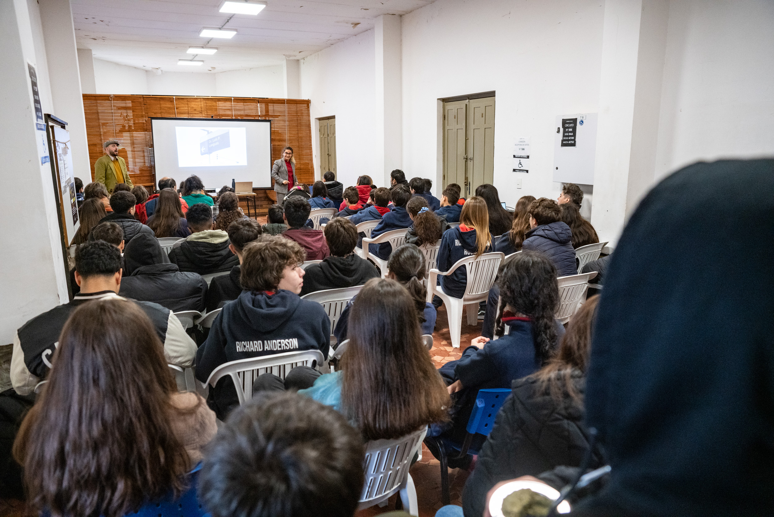 Función de Teatro en el Aula: Montevideo Ciudad Mágica 