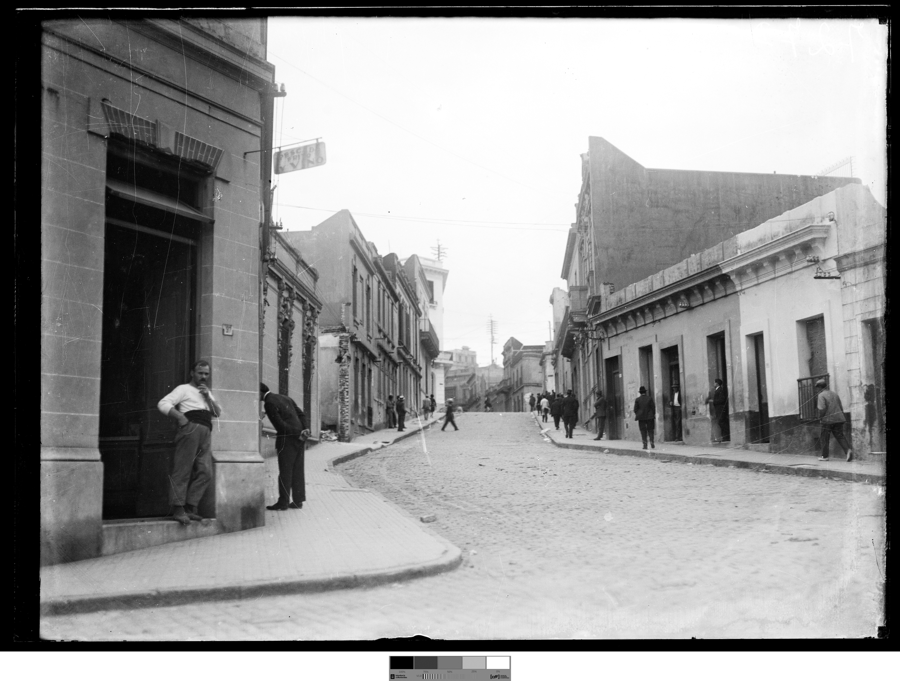 Calle Brecha. Ciudad Vieja.Fecha: 1928-1935. Código de referencia: 0727FMHB