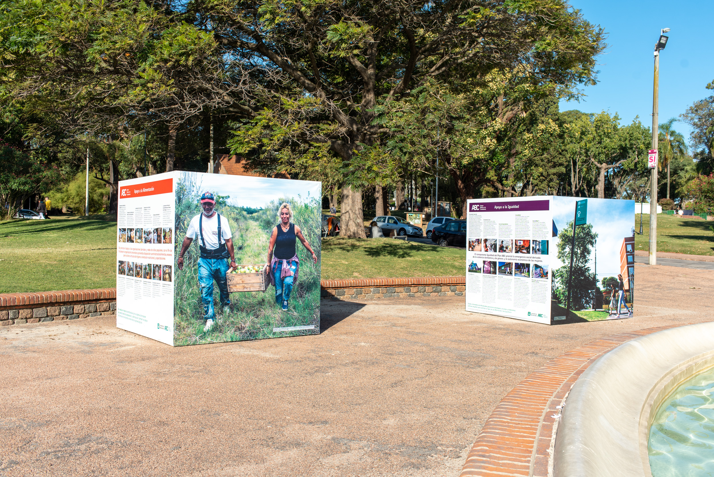 Exposición itinerante de cubos Plan ABC en el Parque Rodó 