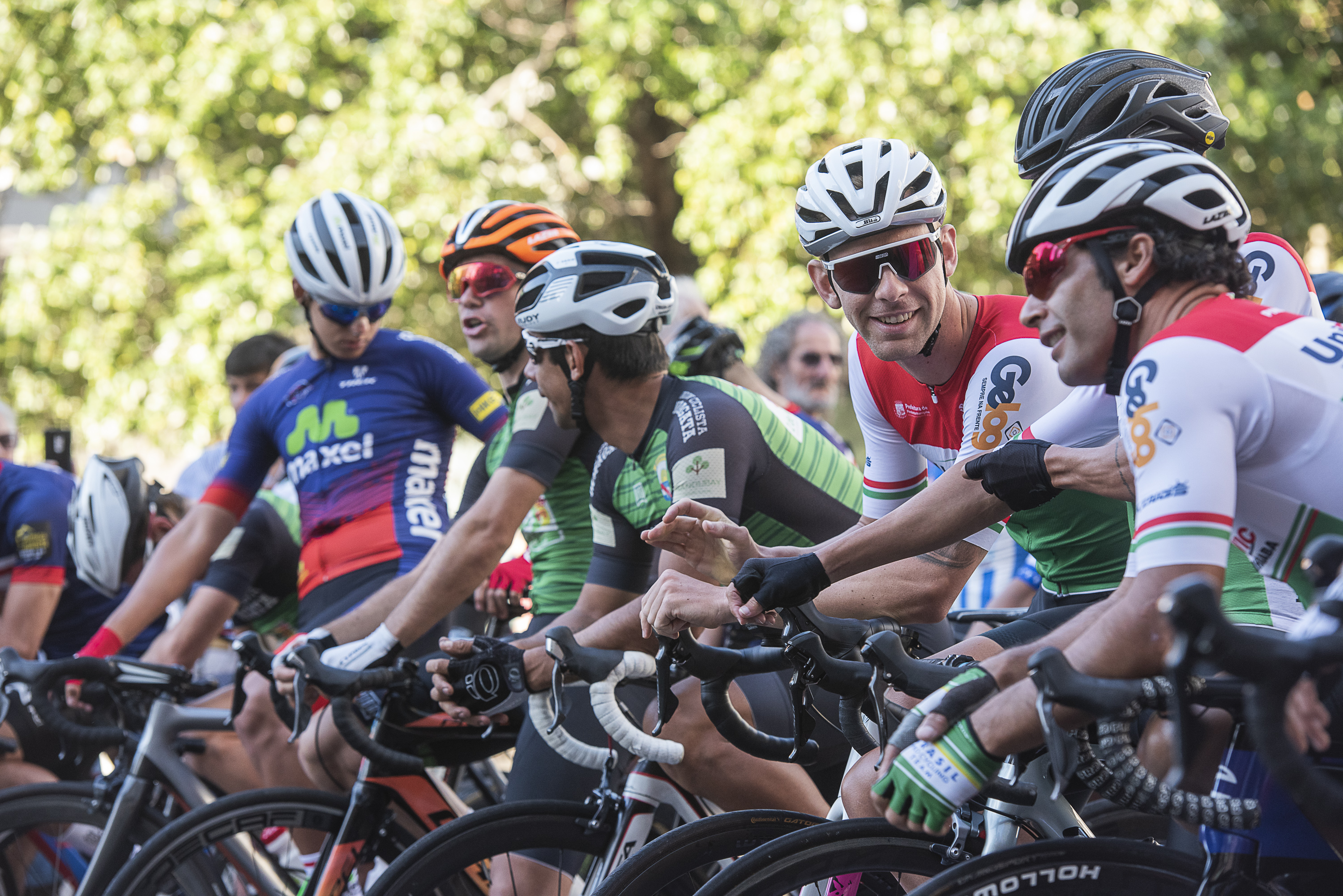 Largada de la 77° edición de la Vuelta Ciclista del Uruguay 2022 en la  explanada de la Intendencia de Montevideo