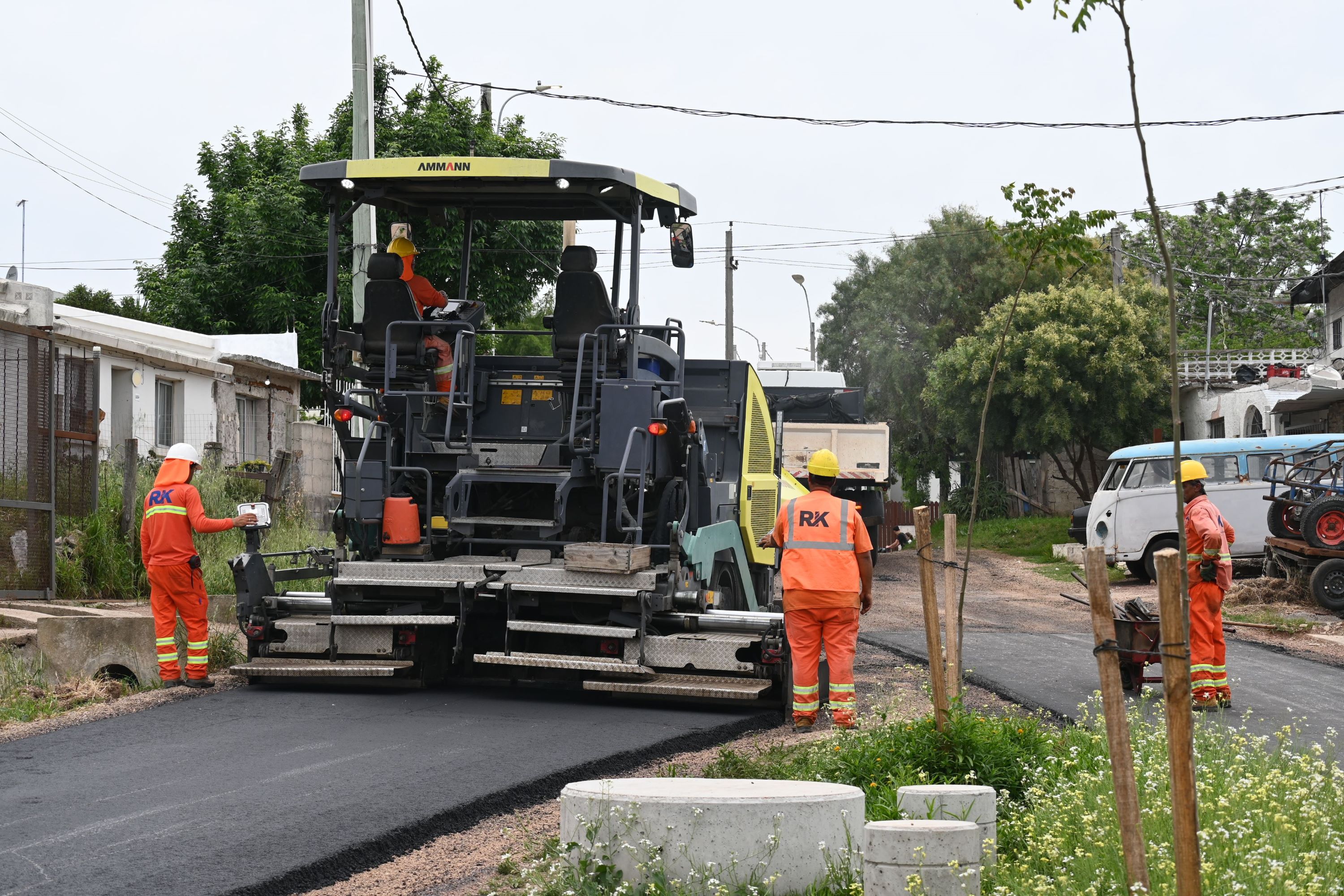 ABC Barrios: Obras de asfaltado en la caminería del barrio Ansina II, Casabó