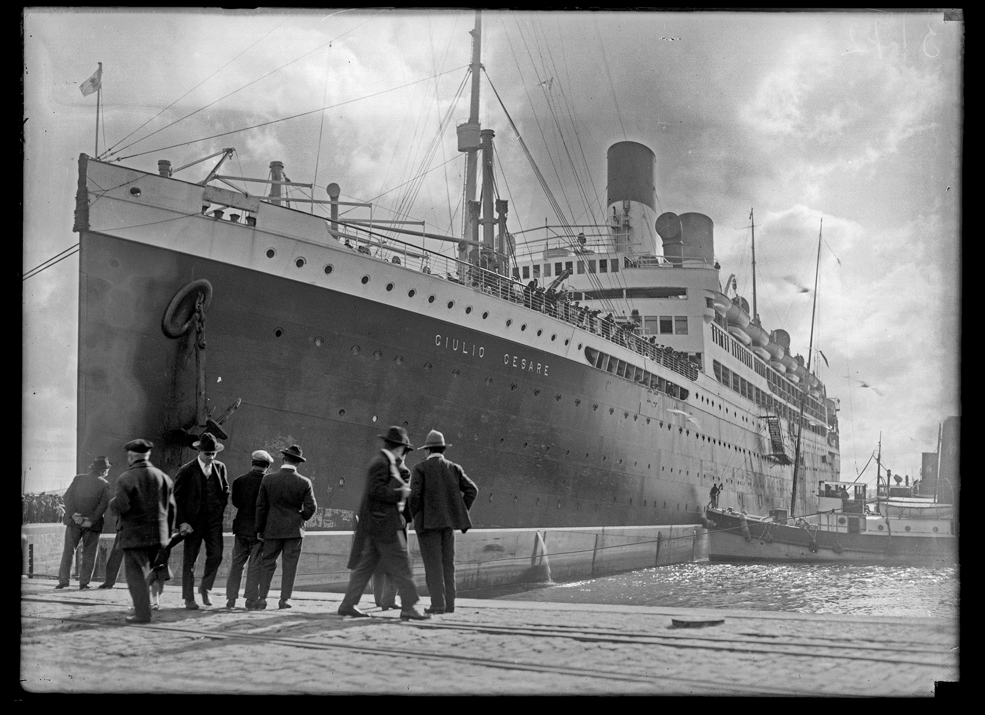 Buque italiano “Giulio Cesare”. Puerto de Montevideo. Mayo-agosto de 1922