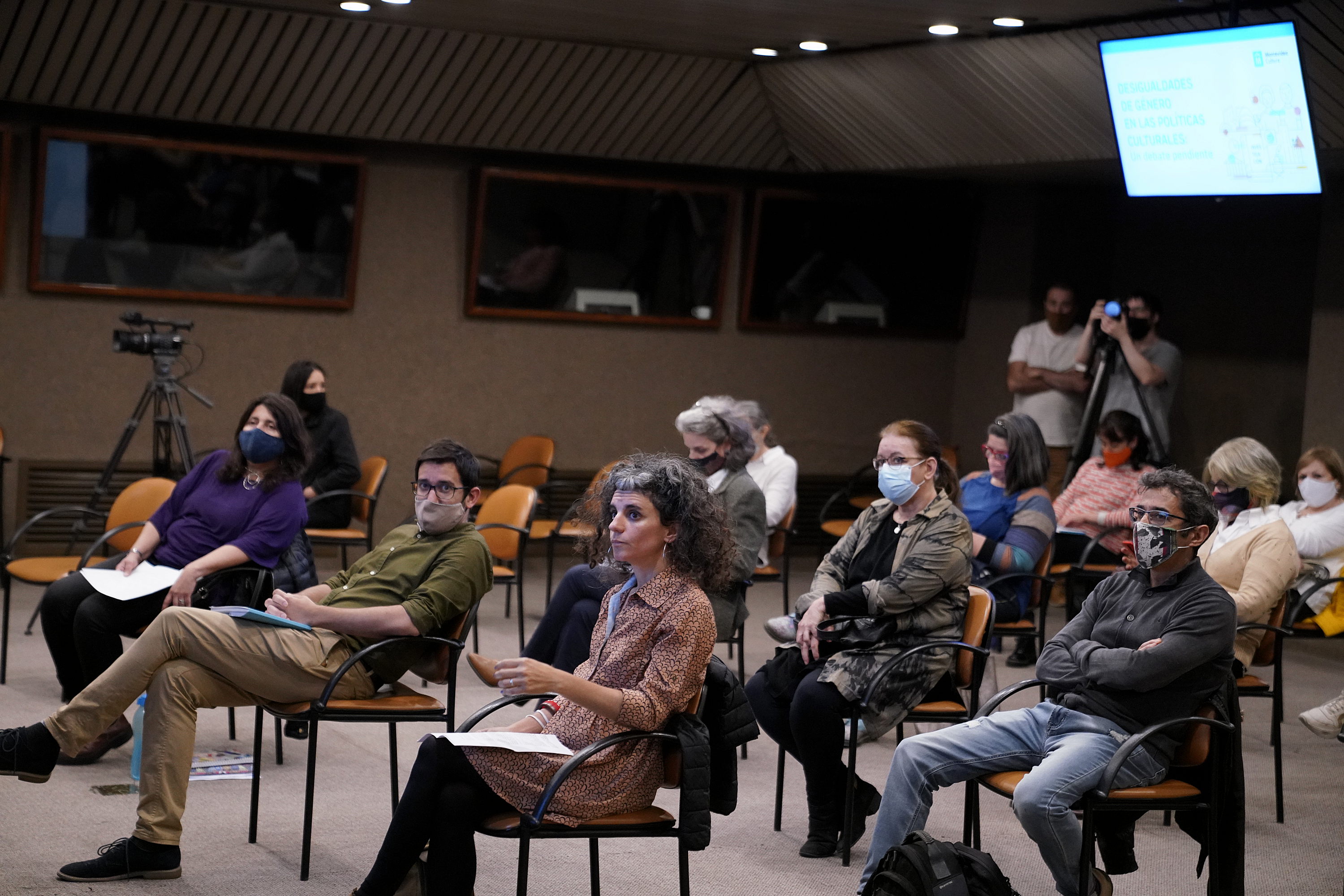 Presentación de investigación sobre género y cultura