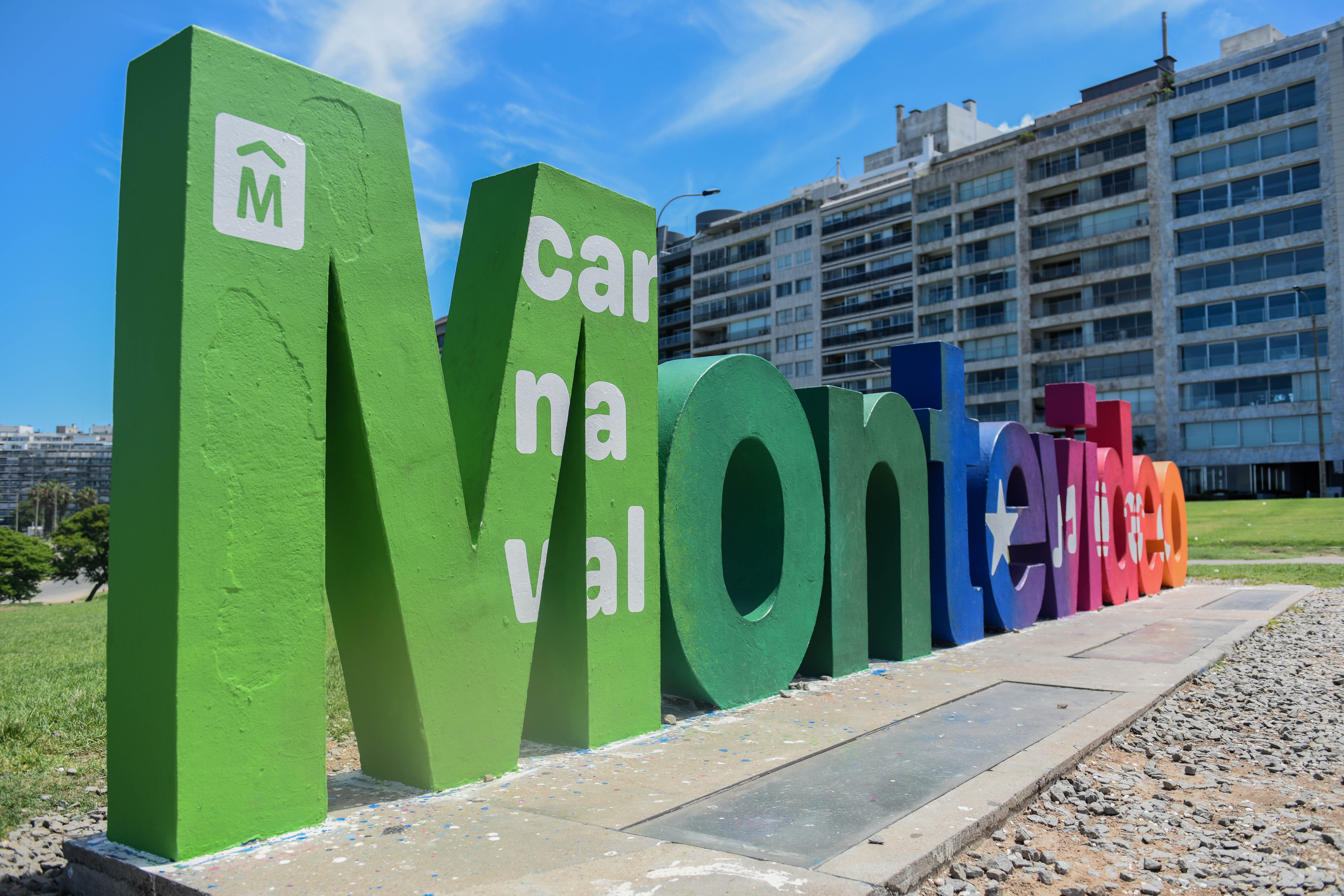 Intervención en Cartel de Montevideo con motivo del Carnaval