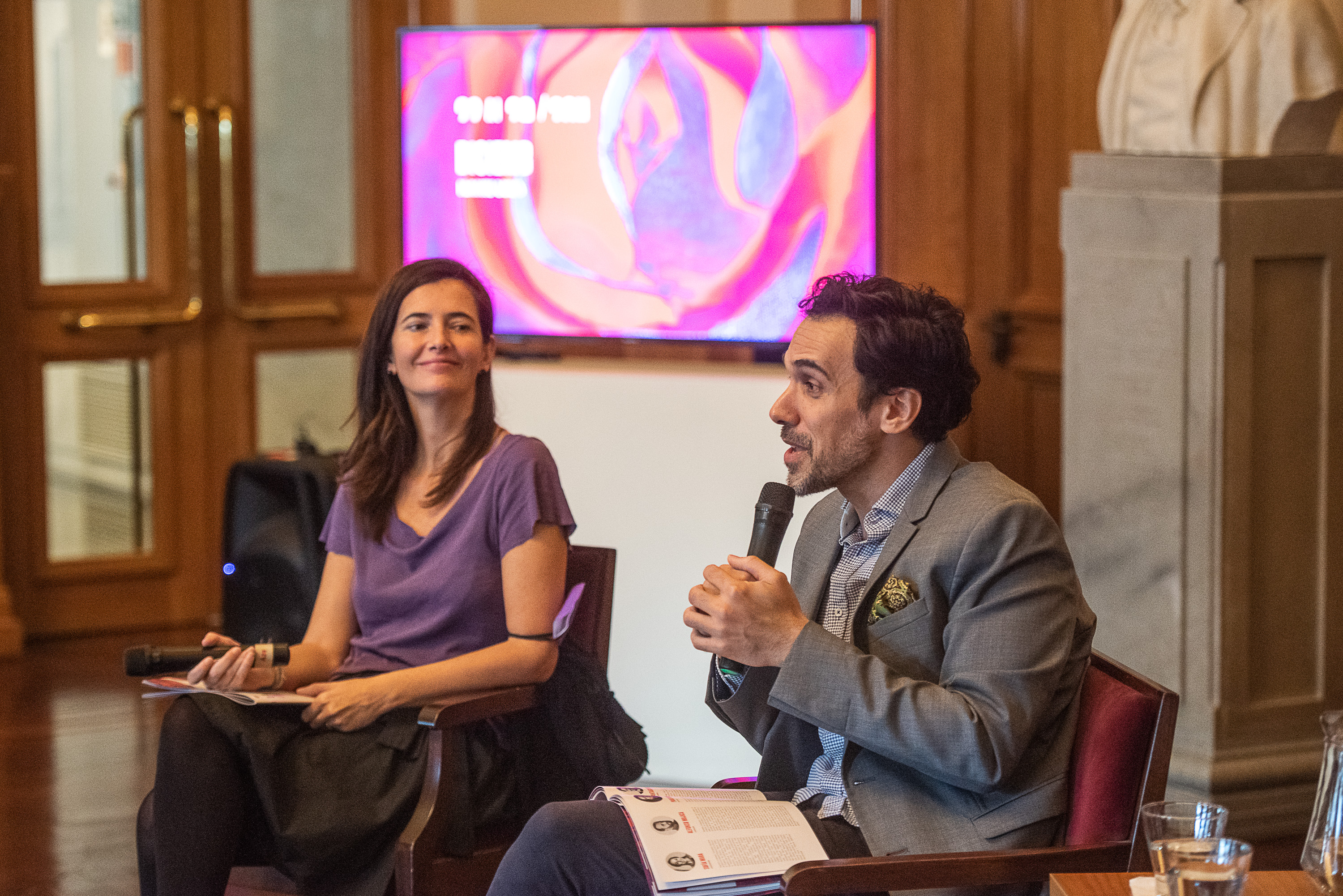 Presentación de la zarzuela &quot;La del manojo de rosas&quot; de Pablo Sorozábal en el foyer del Teatro Solís