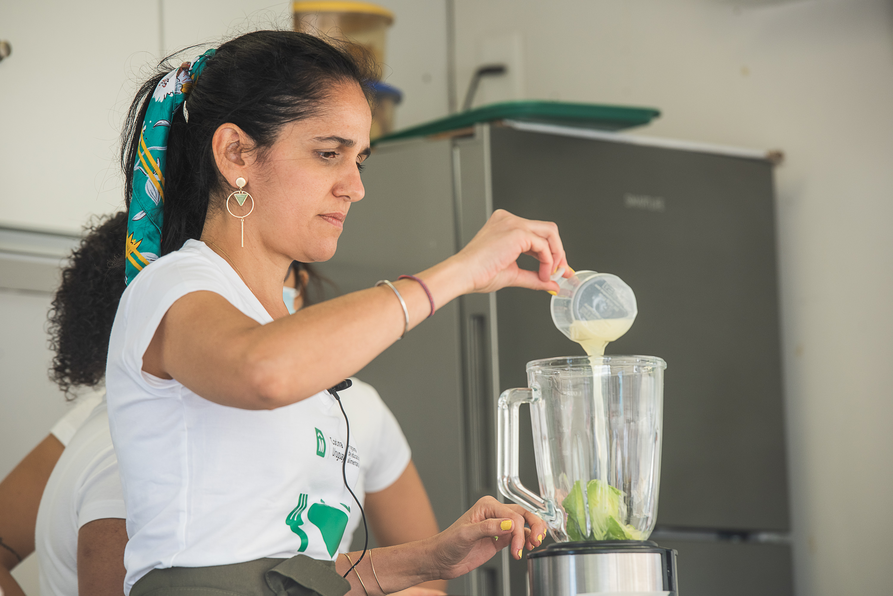 Taller de Cocina Uruguay en la explanda de la Intendencia de Montevideo