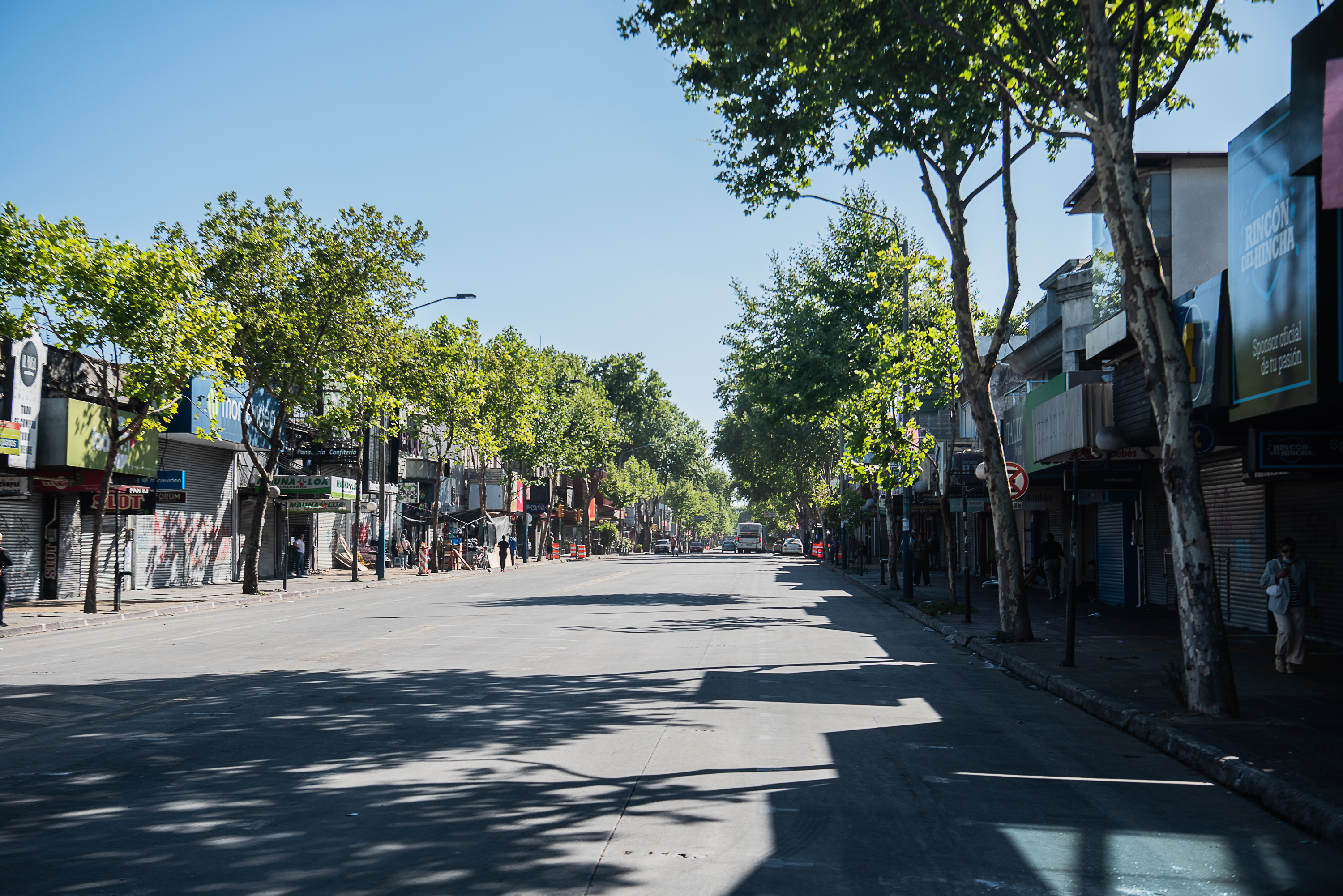 Operativo de limpieza en feria vía blanca de Reyes en la Avenida 8 de octubre