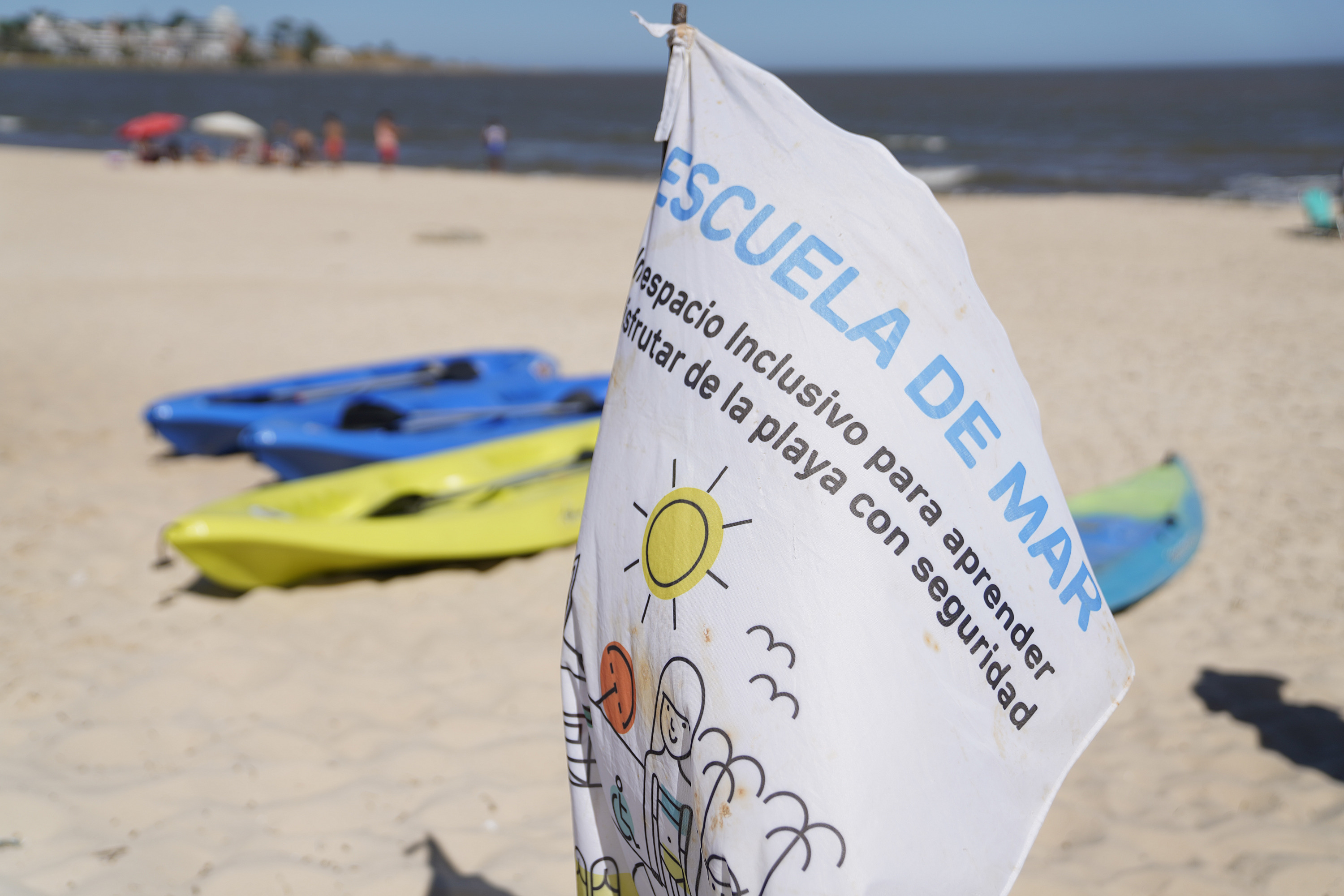 Deportes náuticos en Escuela de Mar de Playa Honda