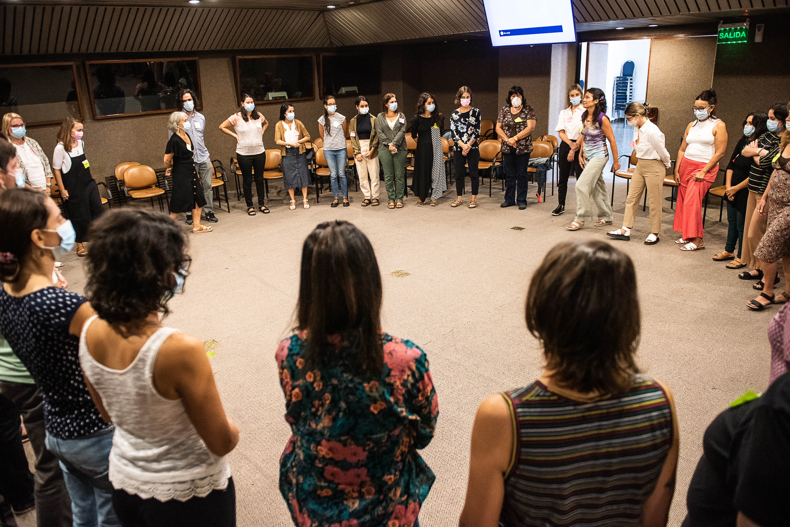 Actividad de la Asesoría para la igualdad de Género con integrantes de Comuna Mujer en la Intendencia de Montevideo