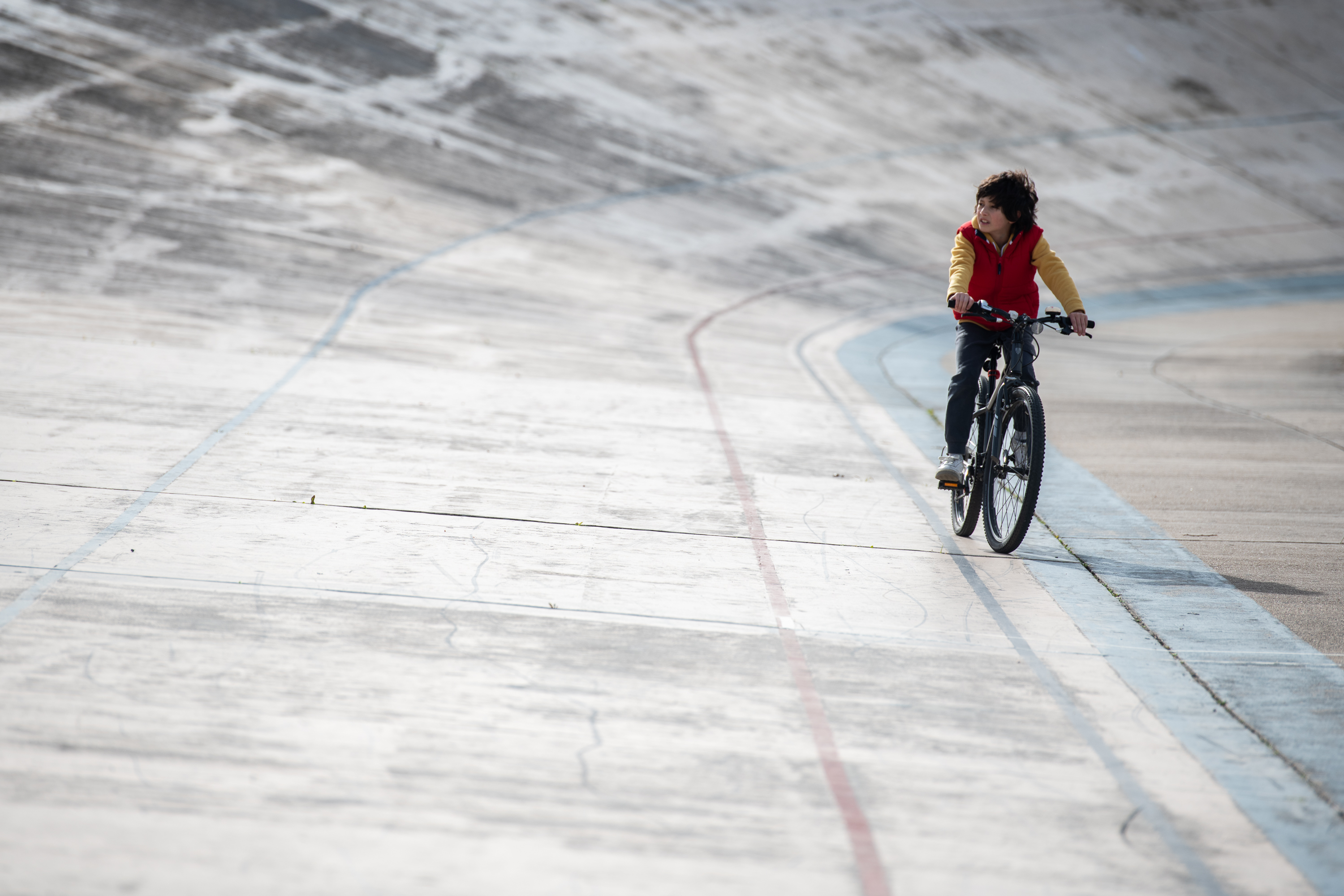 Celebración del Día Mundial de la Bicicleta en el Velódromo Municipal de Montevideo