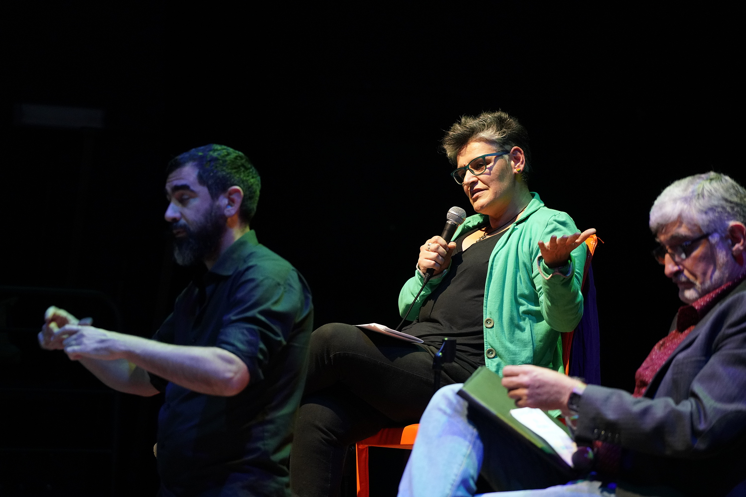 Conversatorio «Día internacional del orgullo LGBT+: el camino de la lucha» en el teatro Solís  