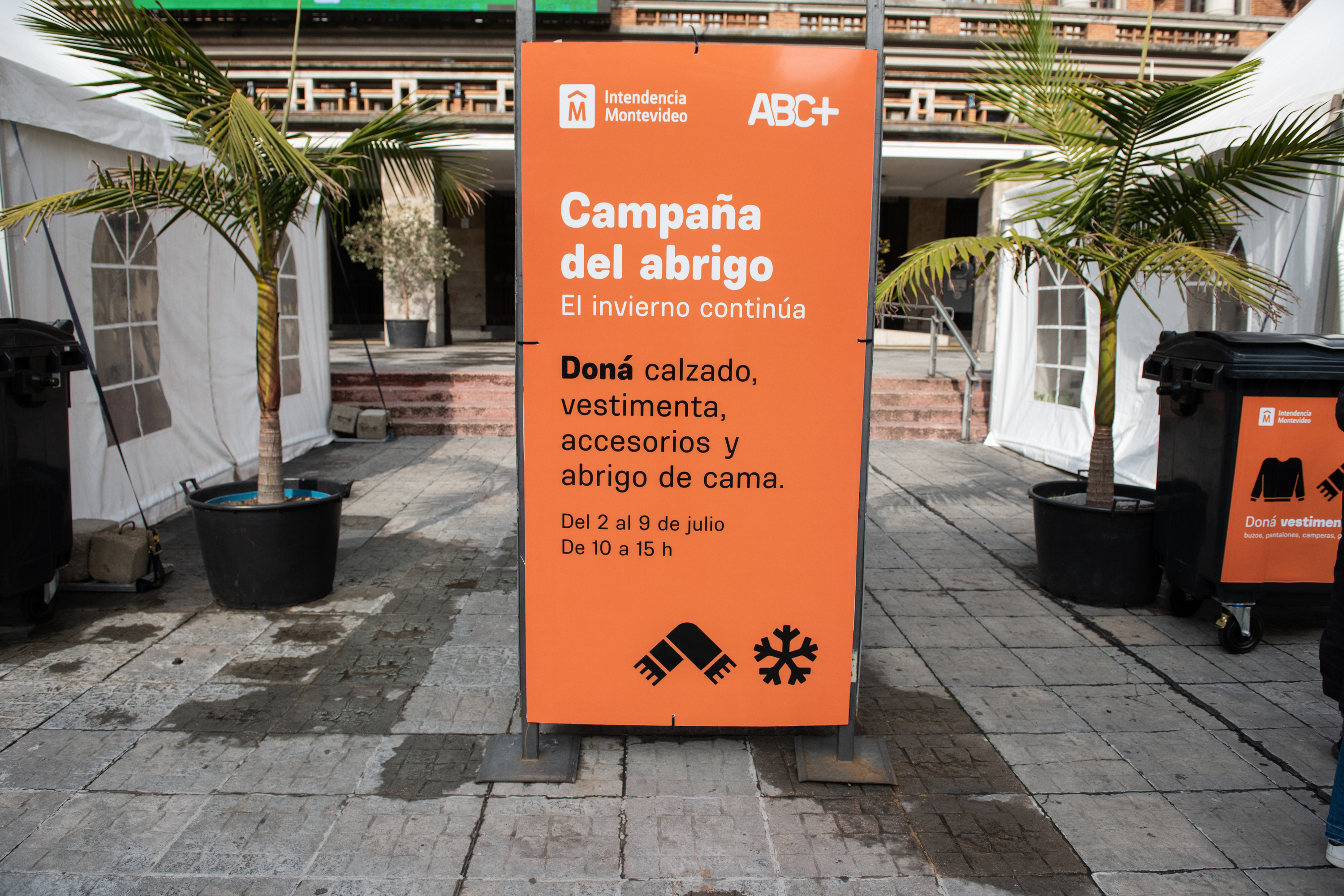 Cierre de Campaña del abrigo en la explanada de la Intendencia de Montevideo, 9 de julio de 2022
