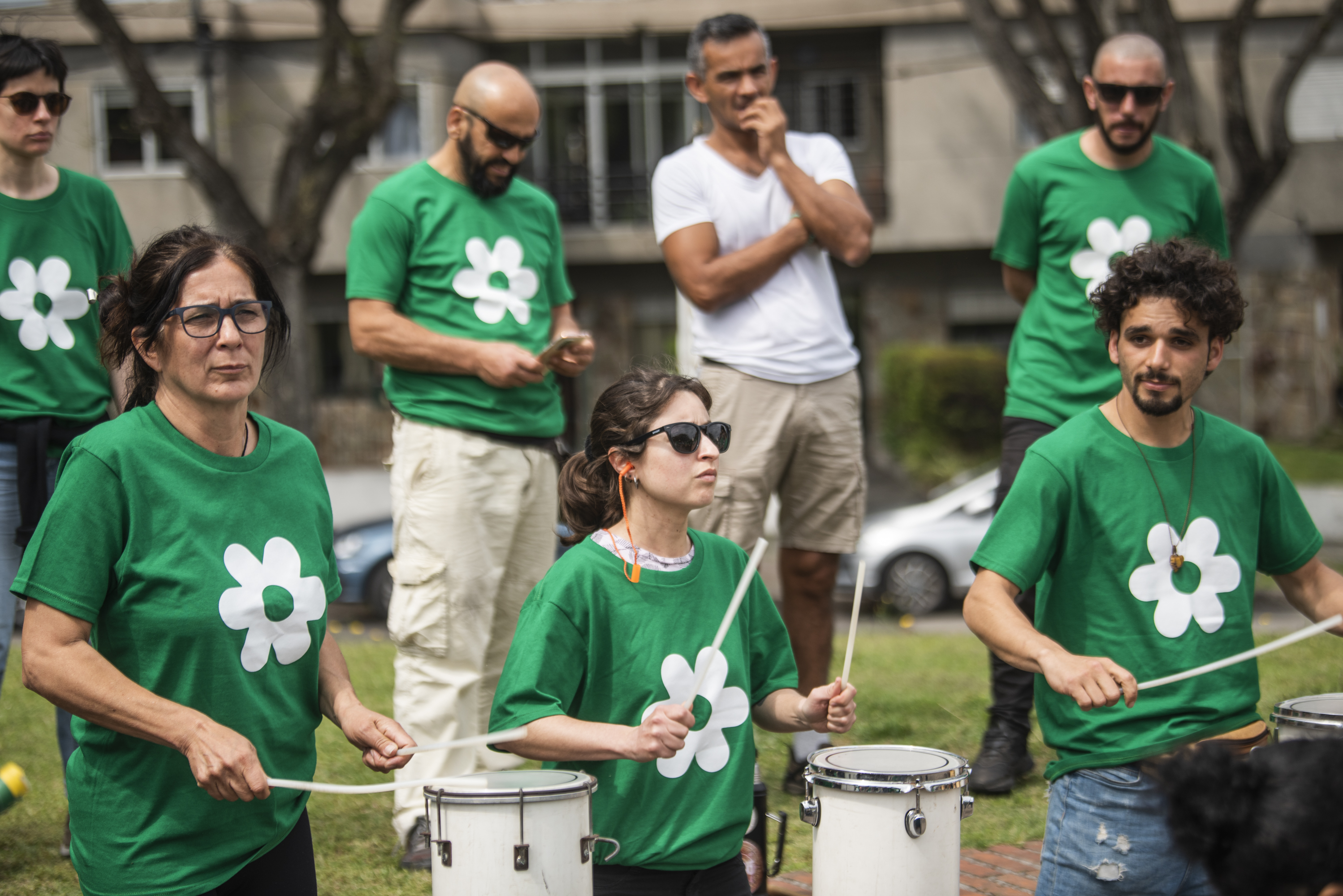 Taller de percusión con Nicolás Arnicho en la plaza Fabini por el Día de las Plazas
