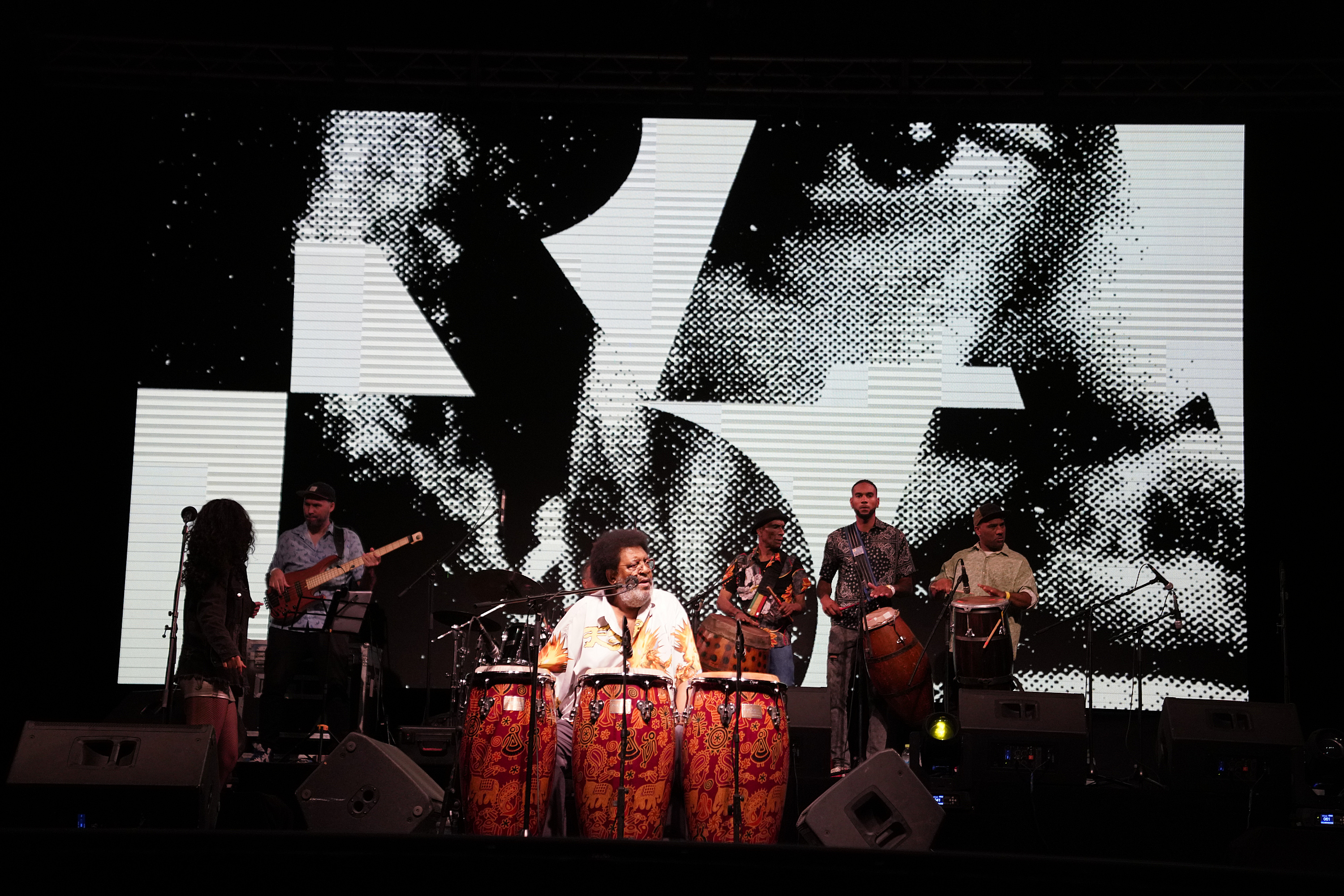 Concierto de Ruben Rada en el Teatro de Verano en el marco de la XXVII Cumbre de Mercociudades en Montevideo 