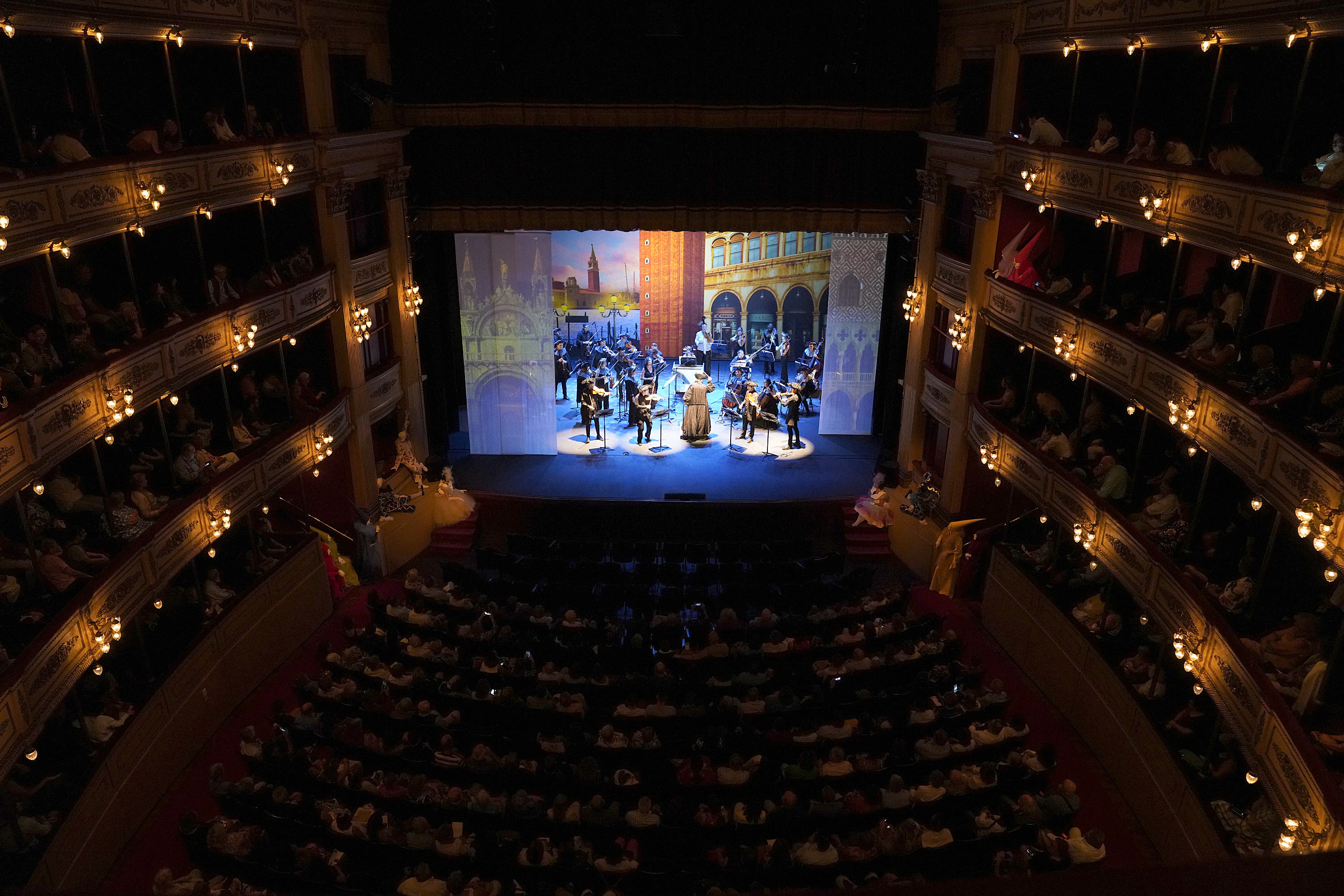 Carnaval de Venecia por la Orquesta Filarmónica de Montevideo en el Teatro Solis