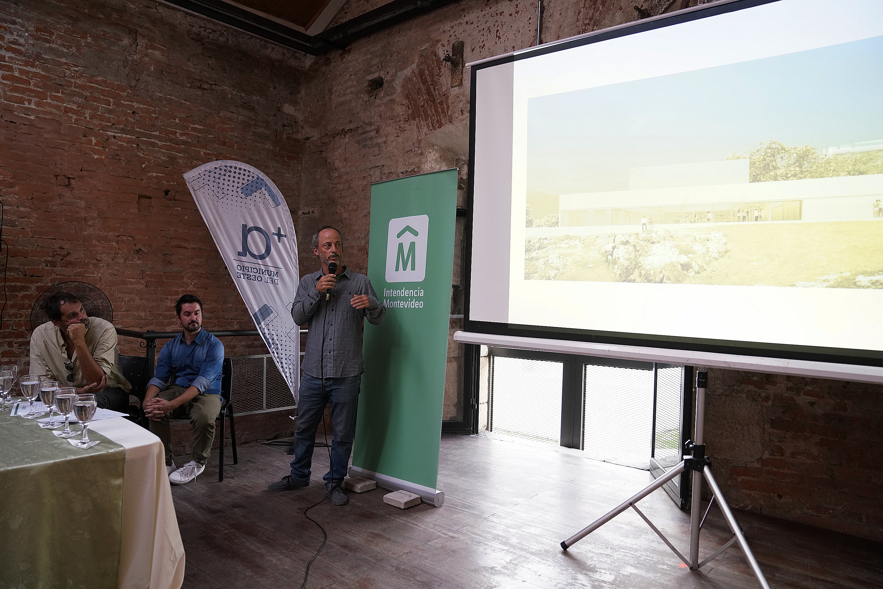 Presentación a la comunidad del proyecto ganador del concurso arquitectónico Balcón del Cerro