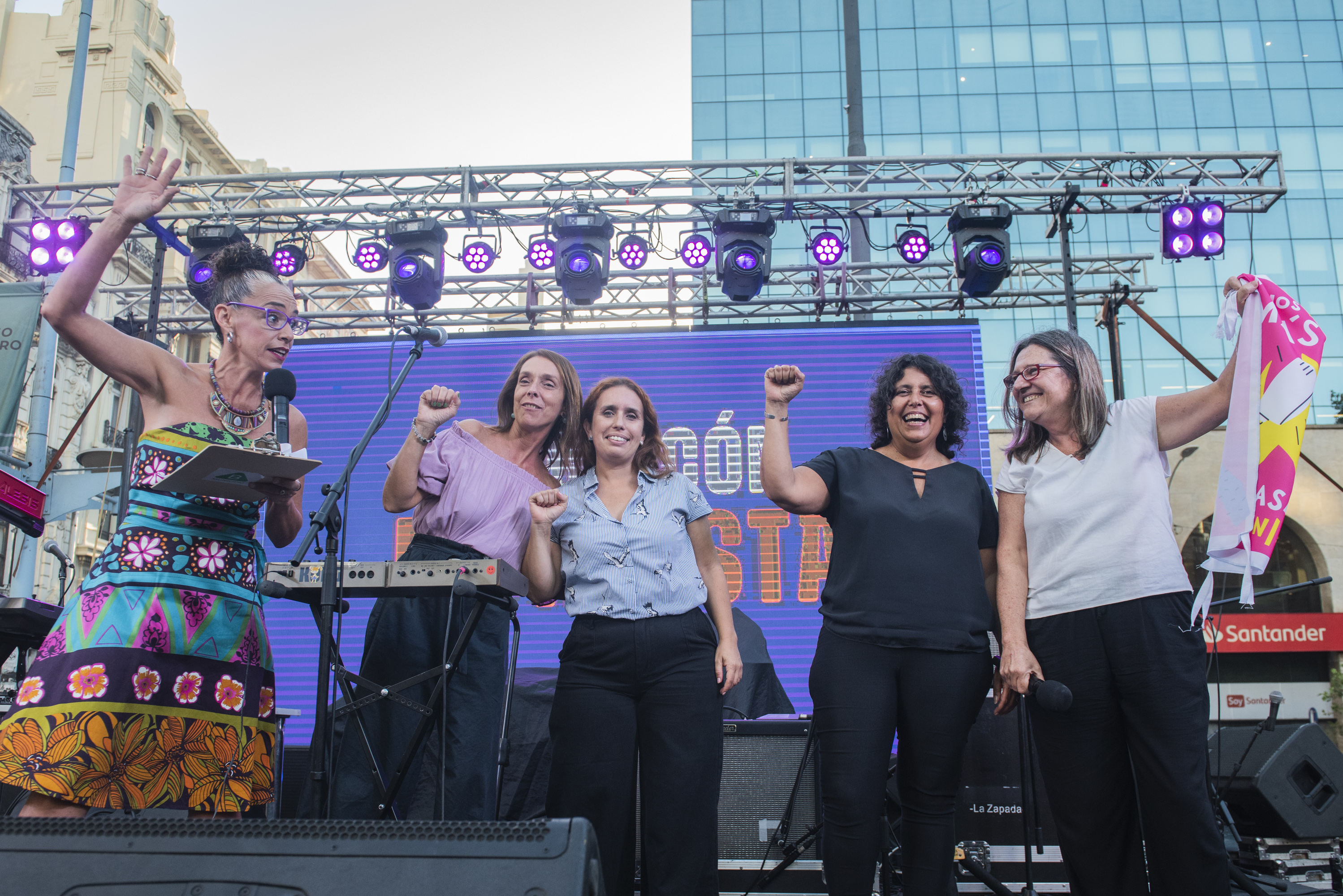  Juntada Feminista en la plaza Fabini en el marco del Día de la Mujer