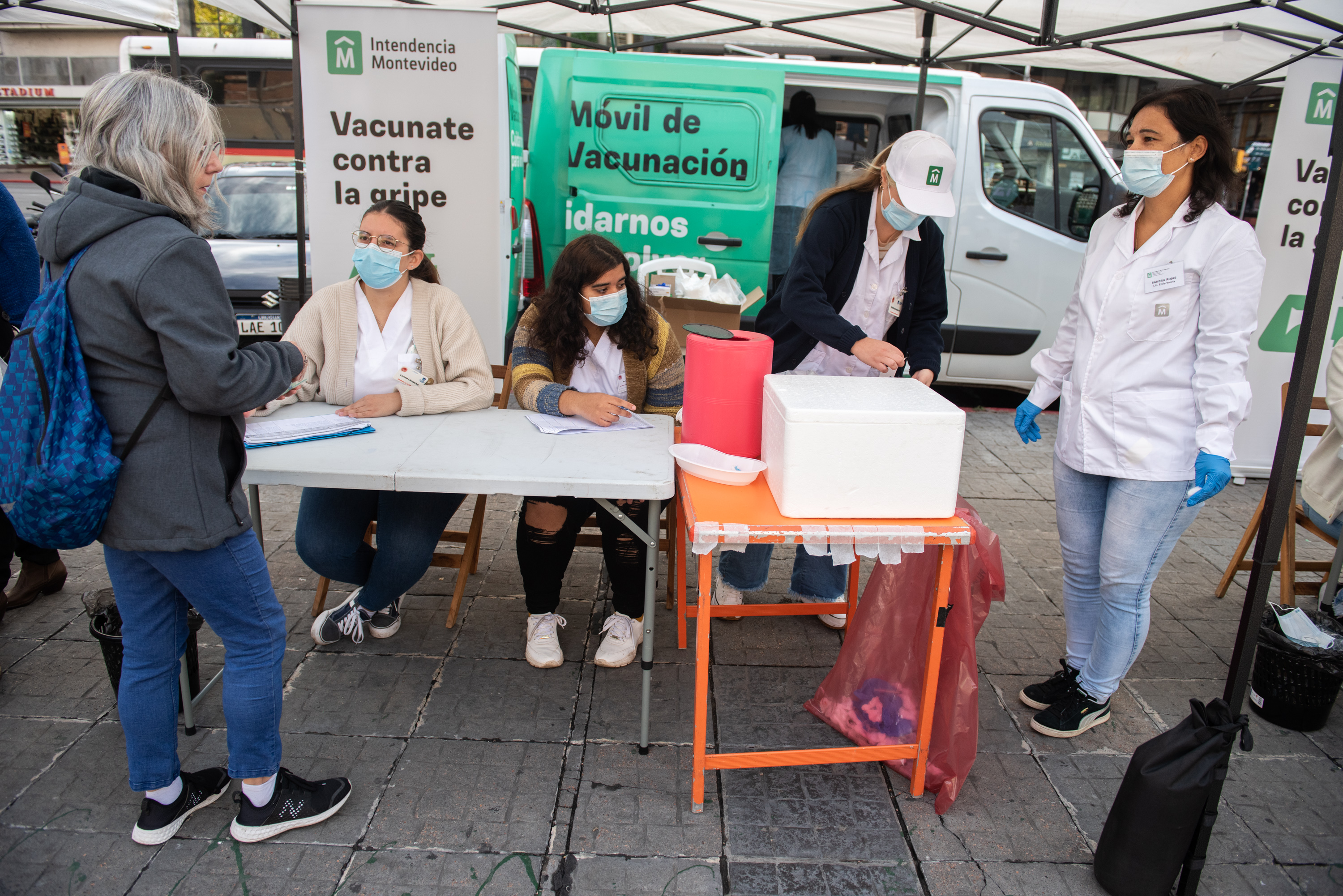 Lanzamiento de campaña de vacunación antigripal