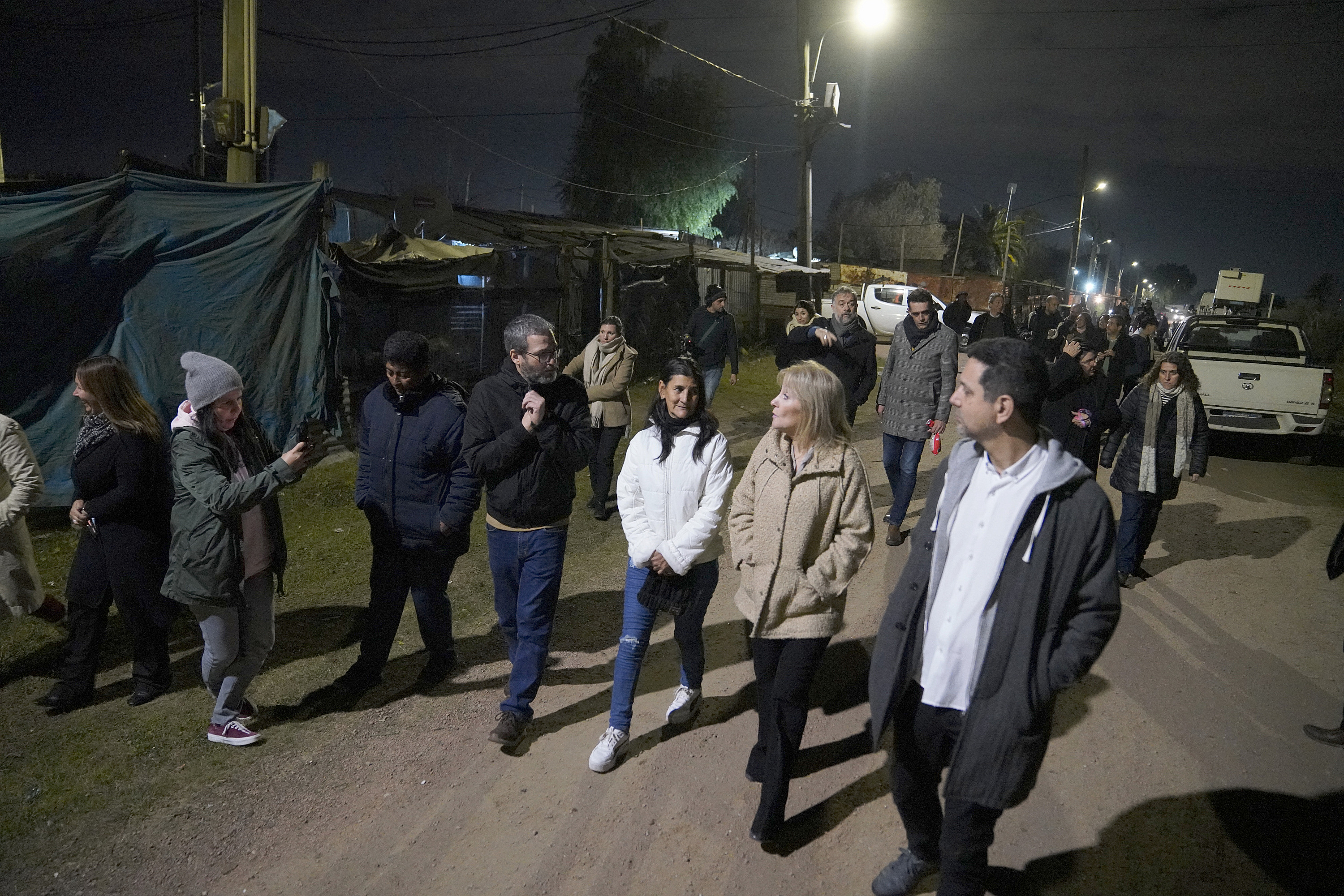 Intervención de Montevideo Avanza en Iluminación en el barrio 23 de diciembre