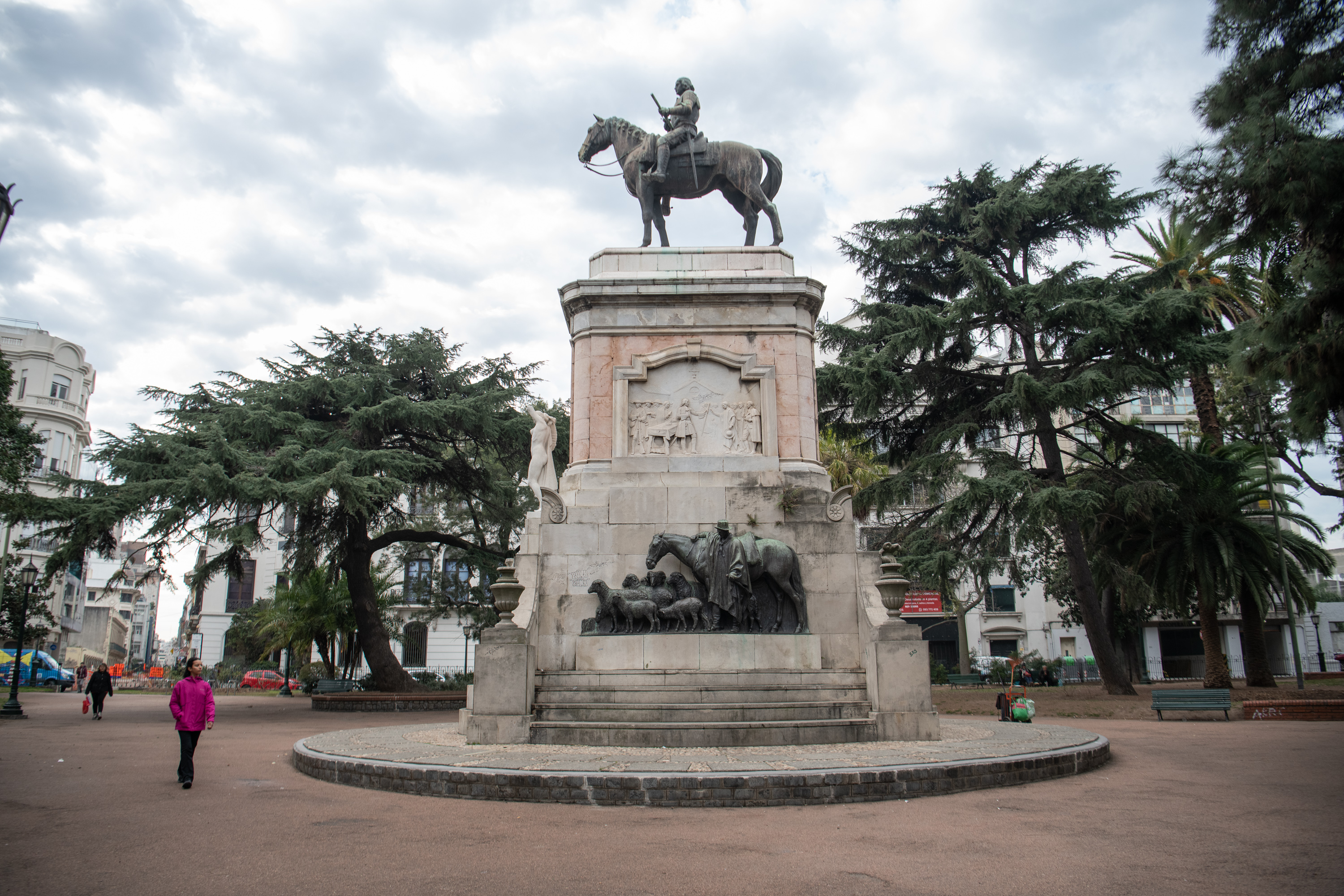 Recuperación de áreas verdes en la plaza Zabala