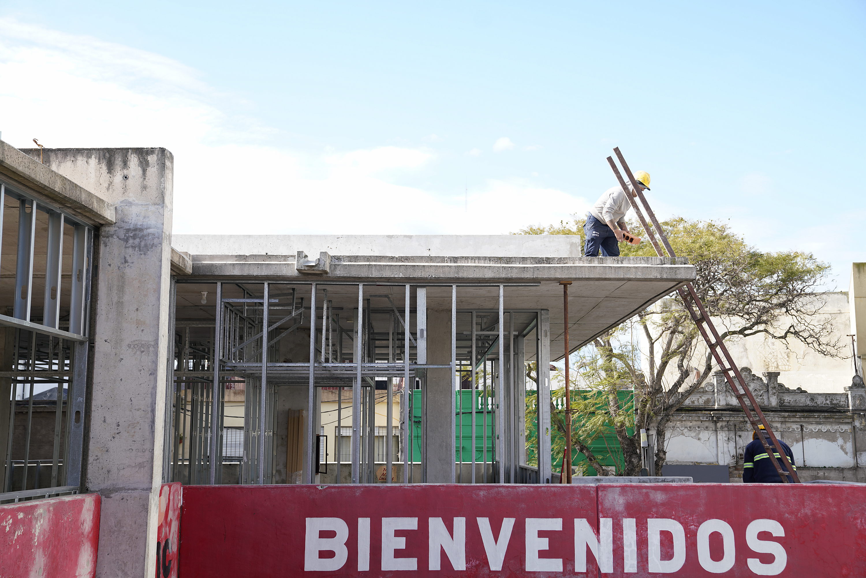 Avance de obras de cowork público en Arenal Grande y Uruguay