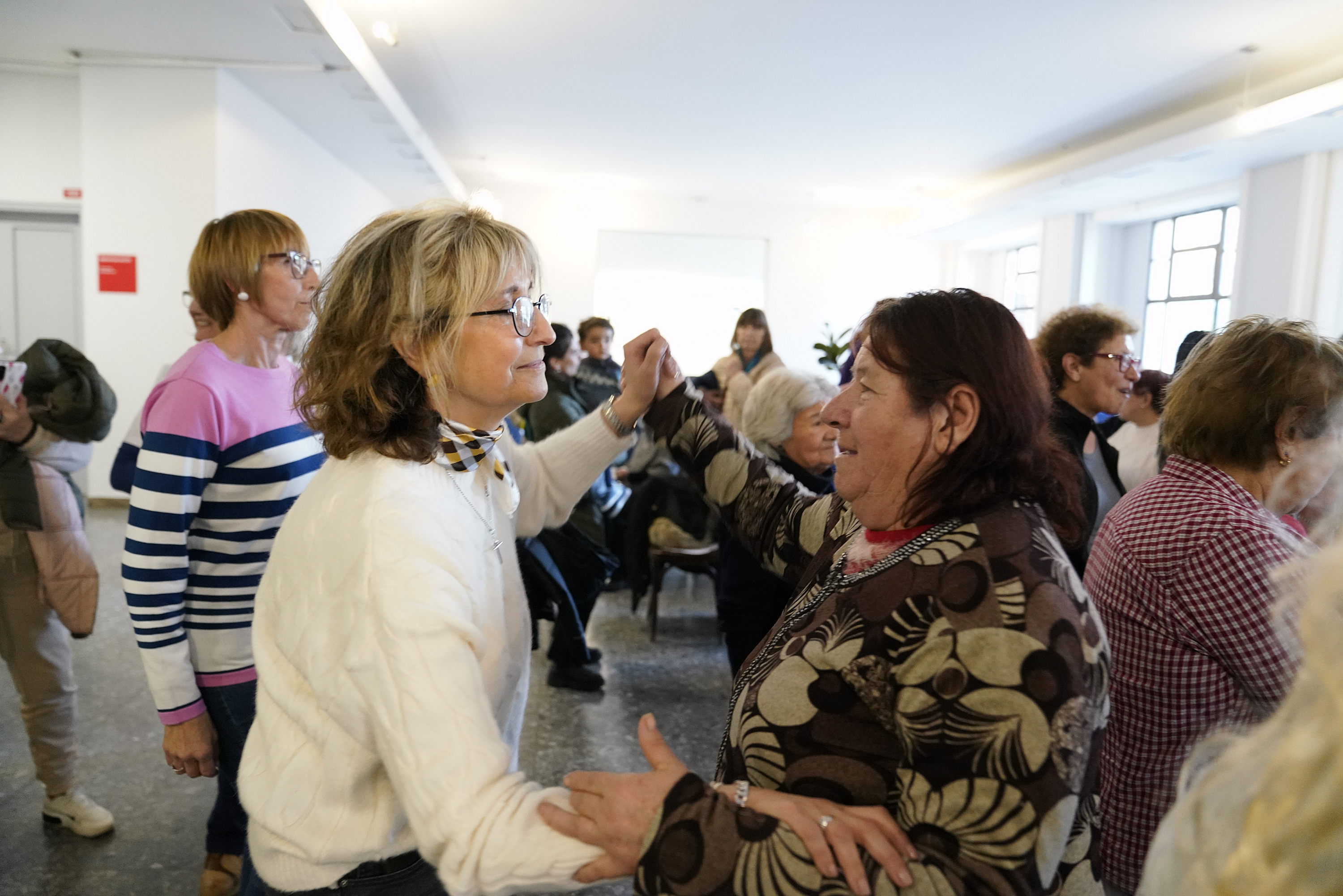 Tarde de la Nostalgia, evento de la Red de Organizaciones de Personas Mayores, en el foyer del Salon Azul