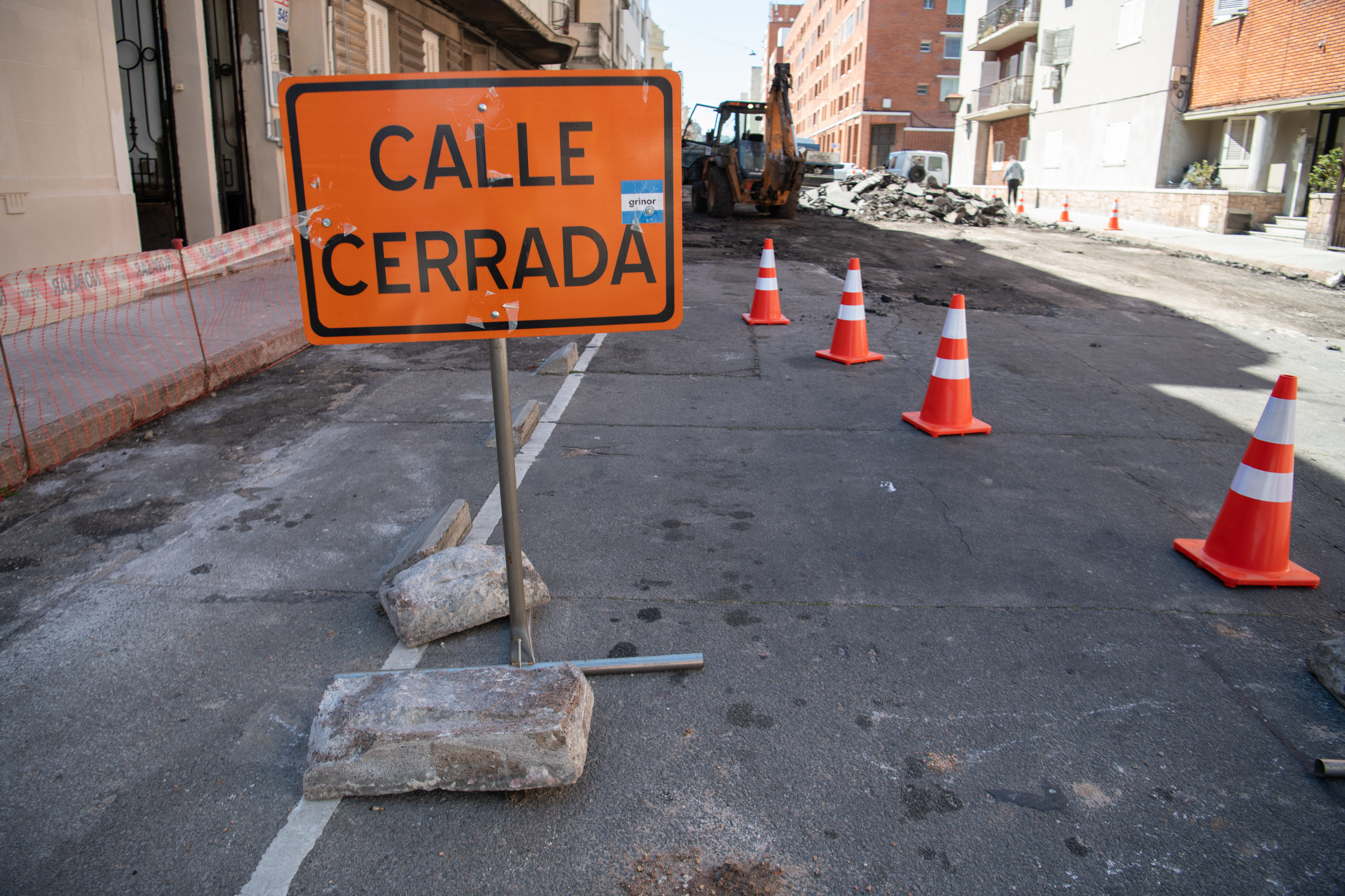 Obras en la calle Reconquista y Colón en el marco del programa Late Ciudad Vieja