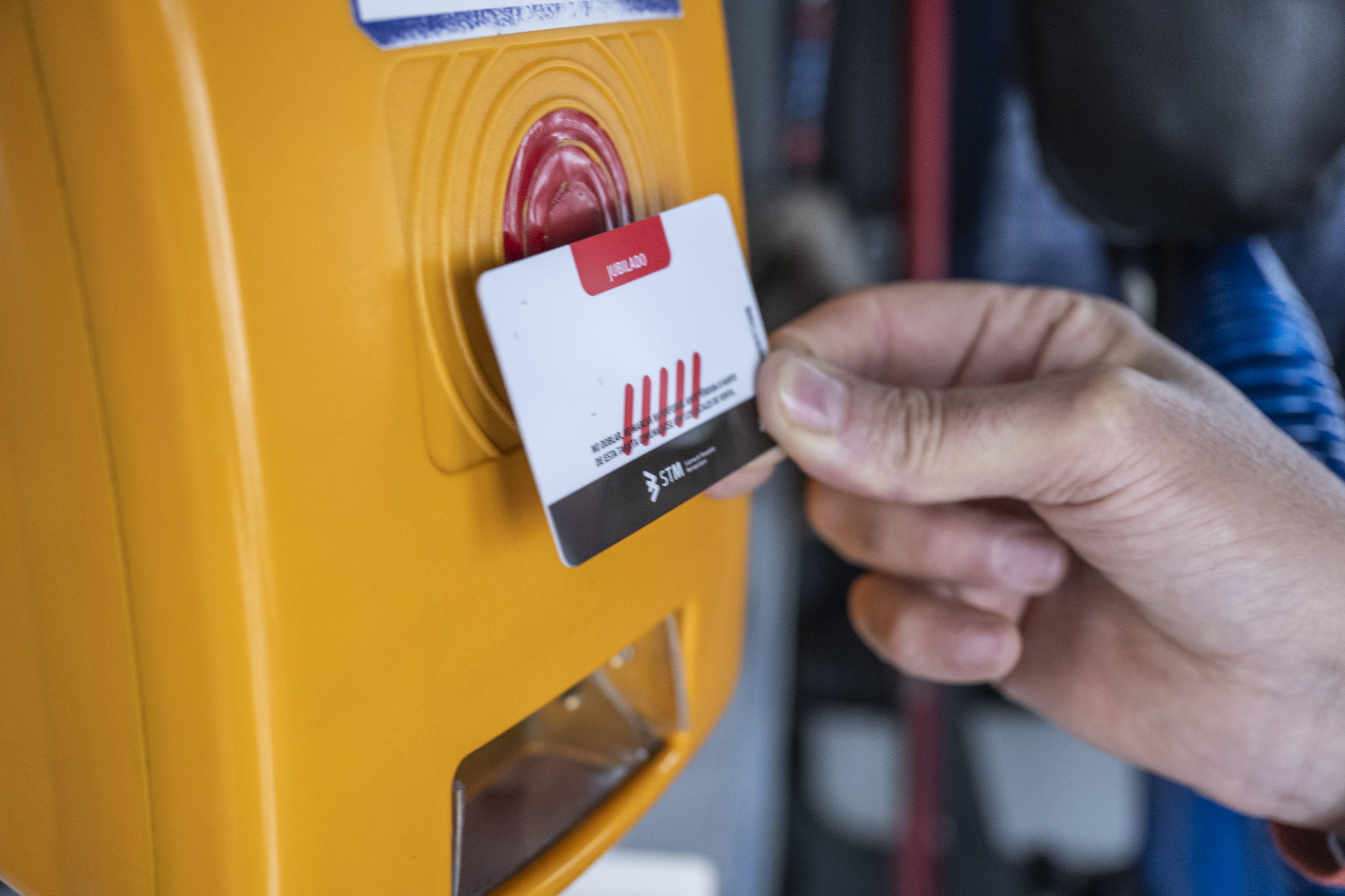 Tarjeta para jubilados y pensionistas que realizan viajes en el STM