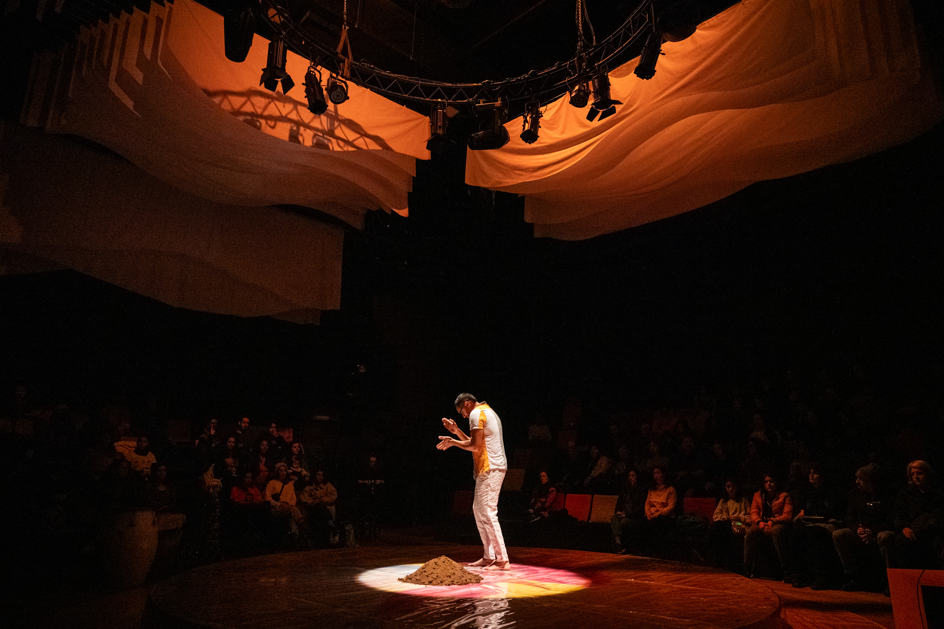  Presentación de « Música y danza en un viaje sensoperceptivo » en el teatro Solís