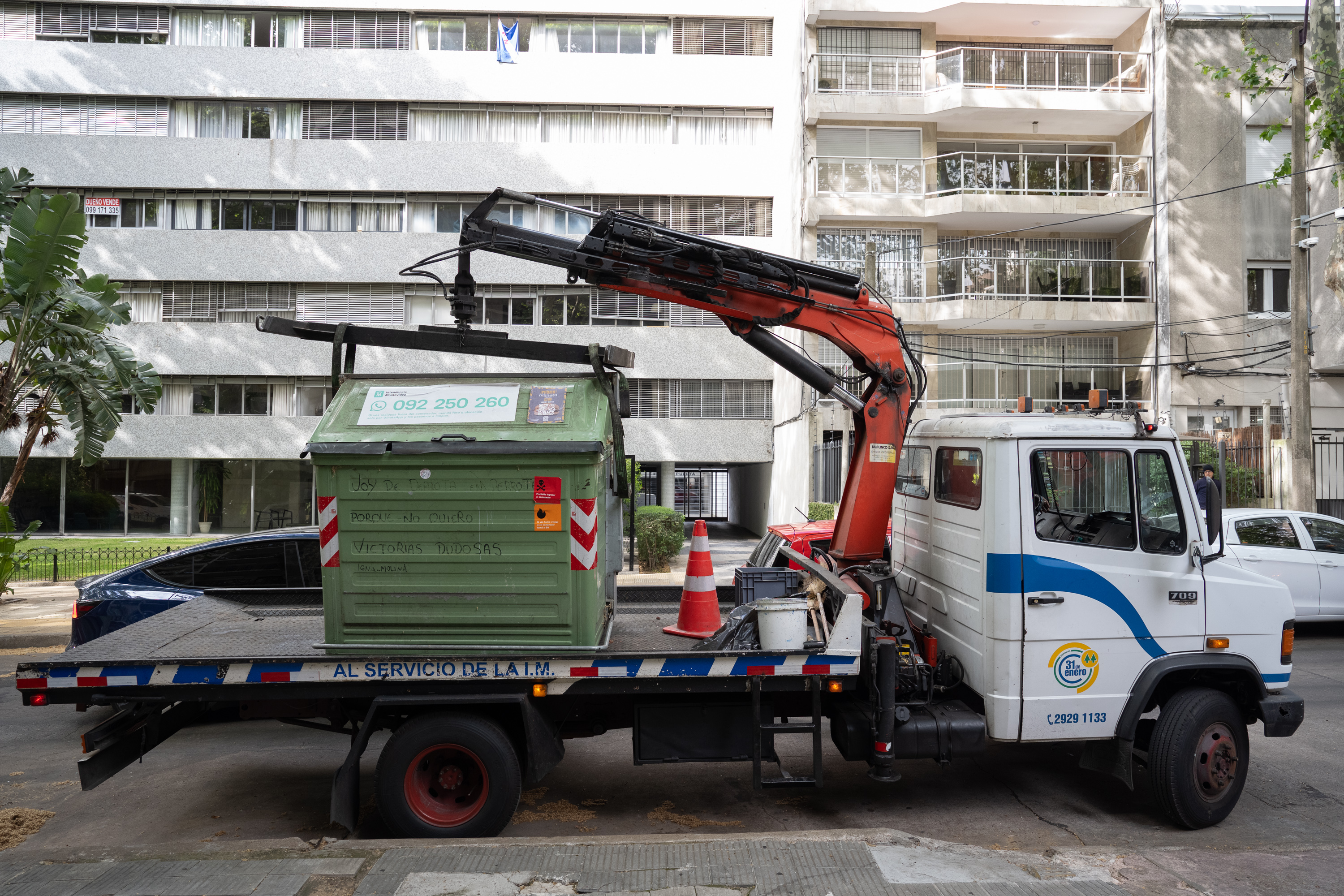 Reubicación de contenedores en barrio Punta Carretas