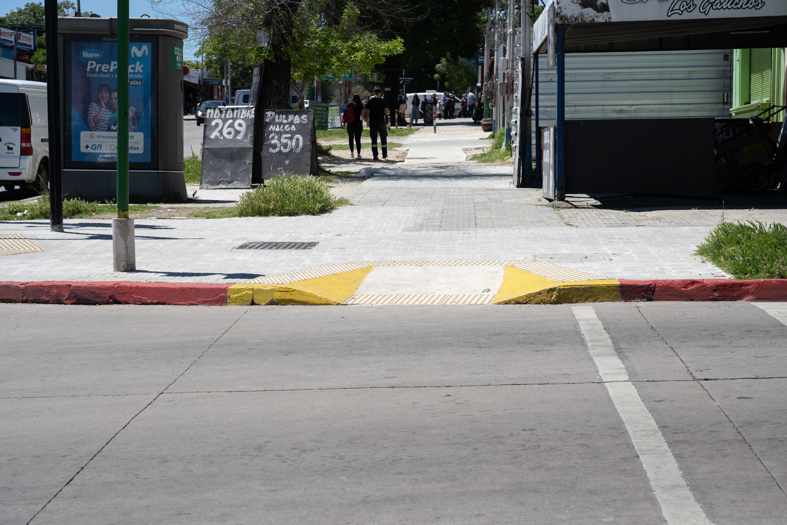 Recorrida por obras en la escuela Nº 212  por el programa Camino a Clase