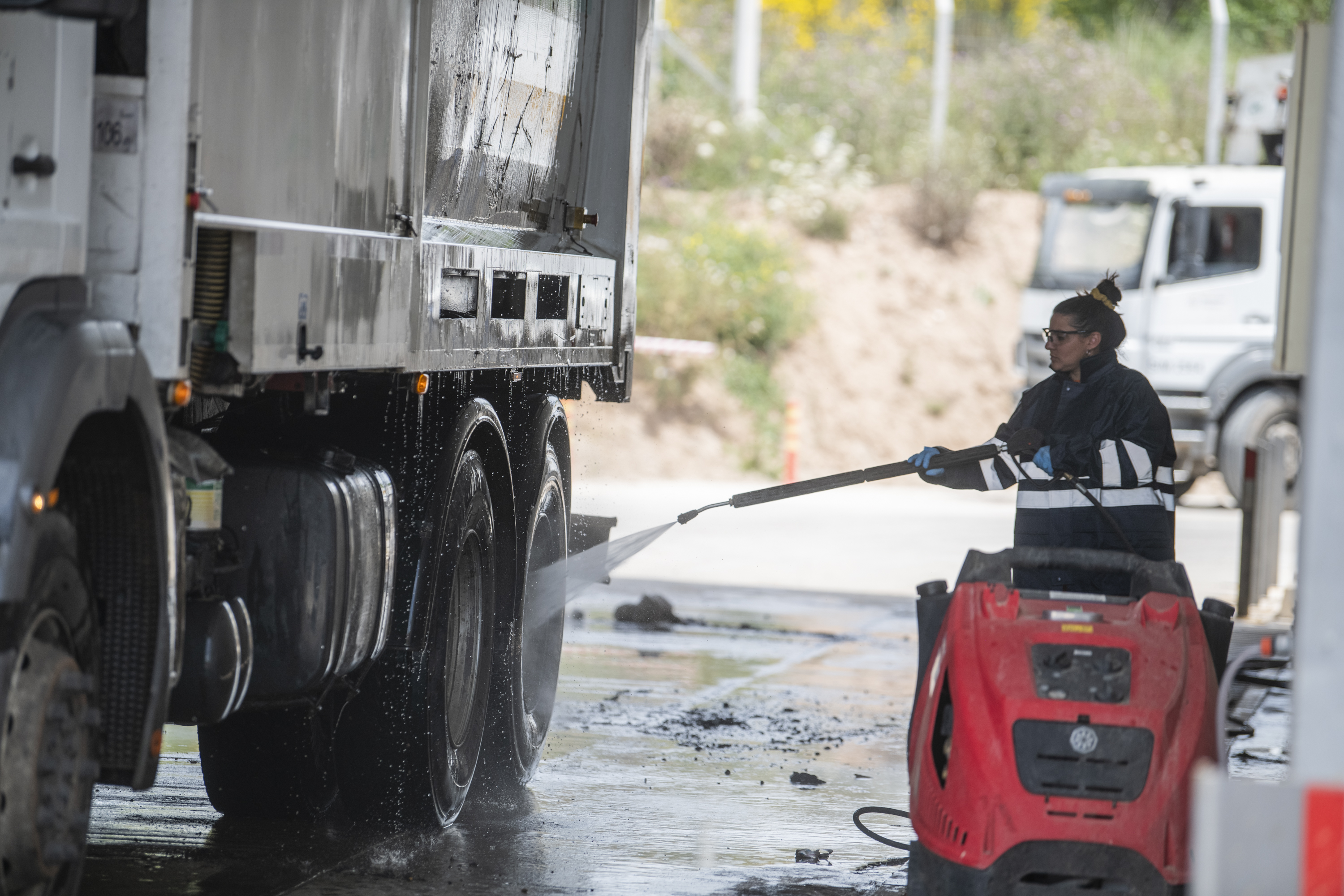 Lavadero de camiones ubicado en el sitio de disposición final de residuos