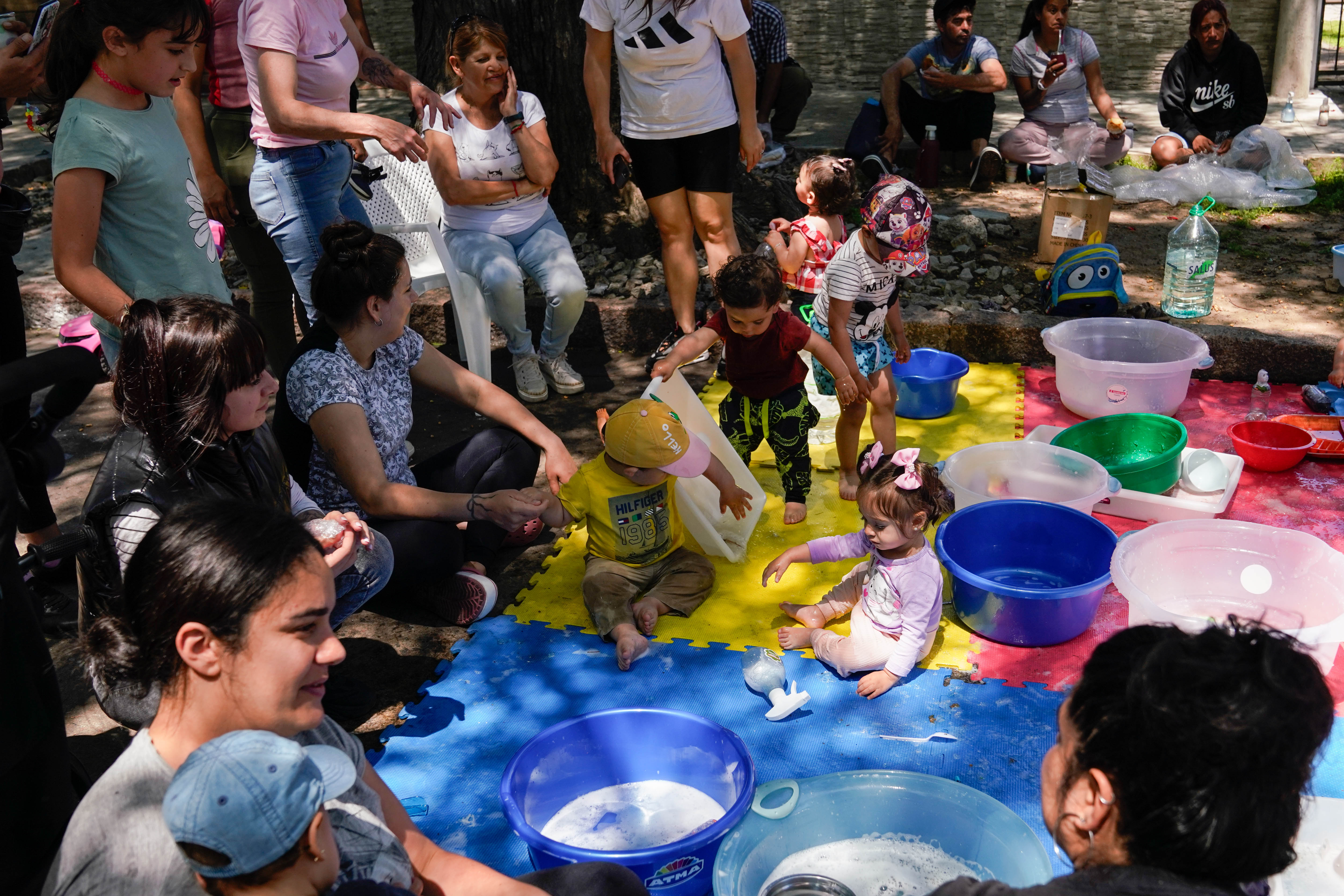 Peatonal barrial en el Municipio A , 23 de noviembre de 2023