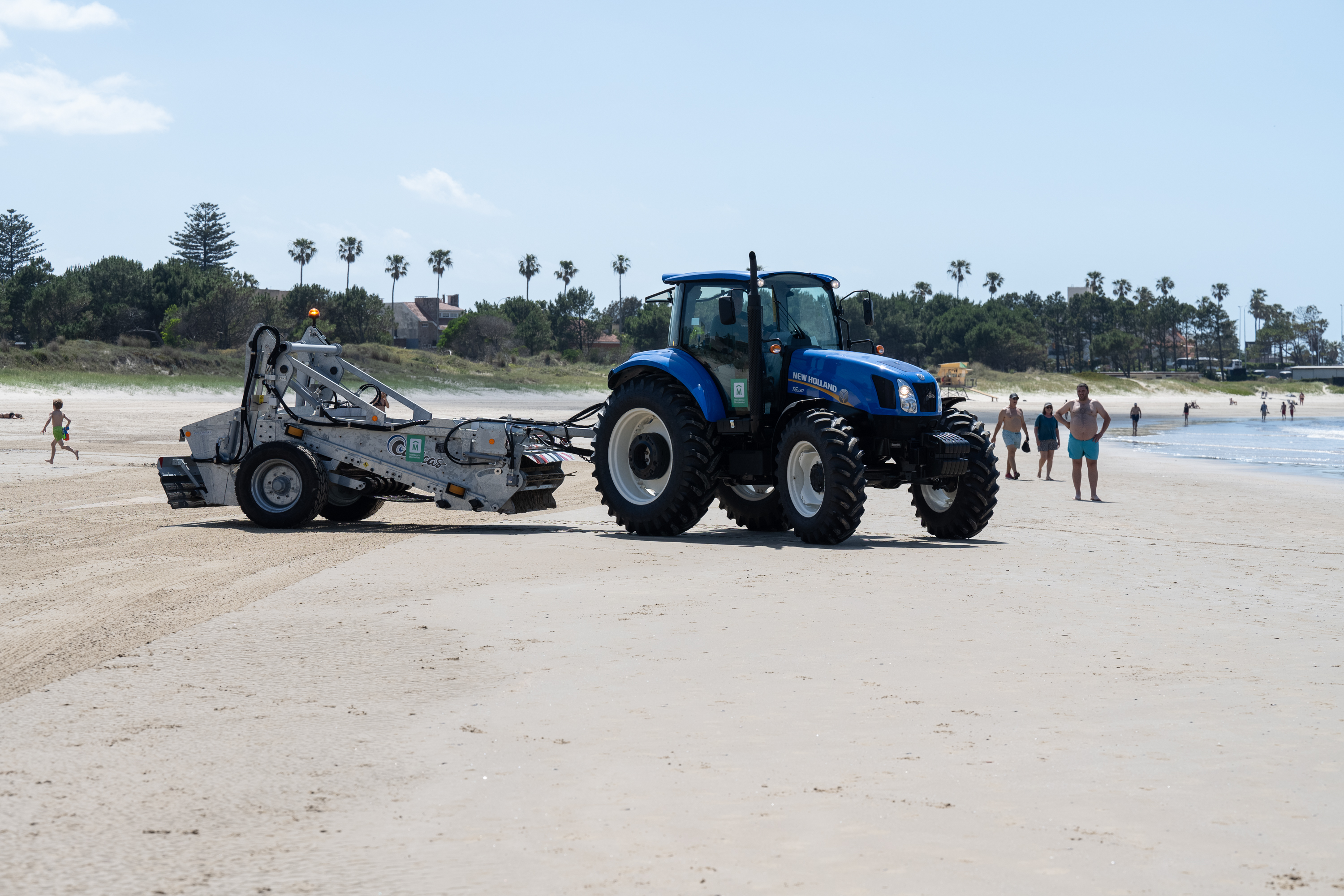 Tareas de limpieza en Playa Verde