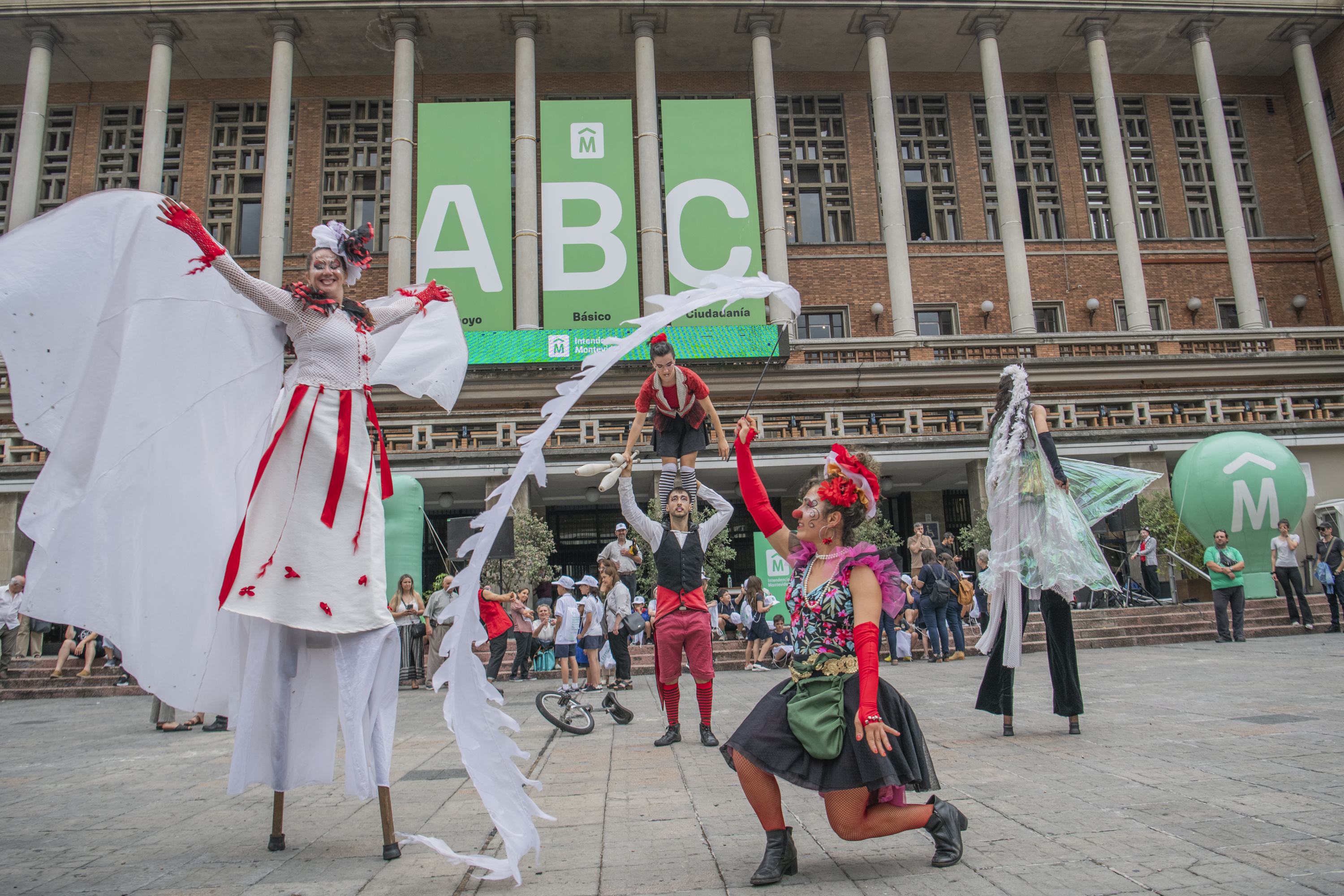 Entrega de sello Montevideo Más Verde a instituciones