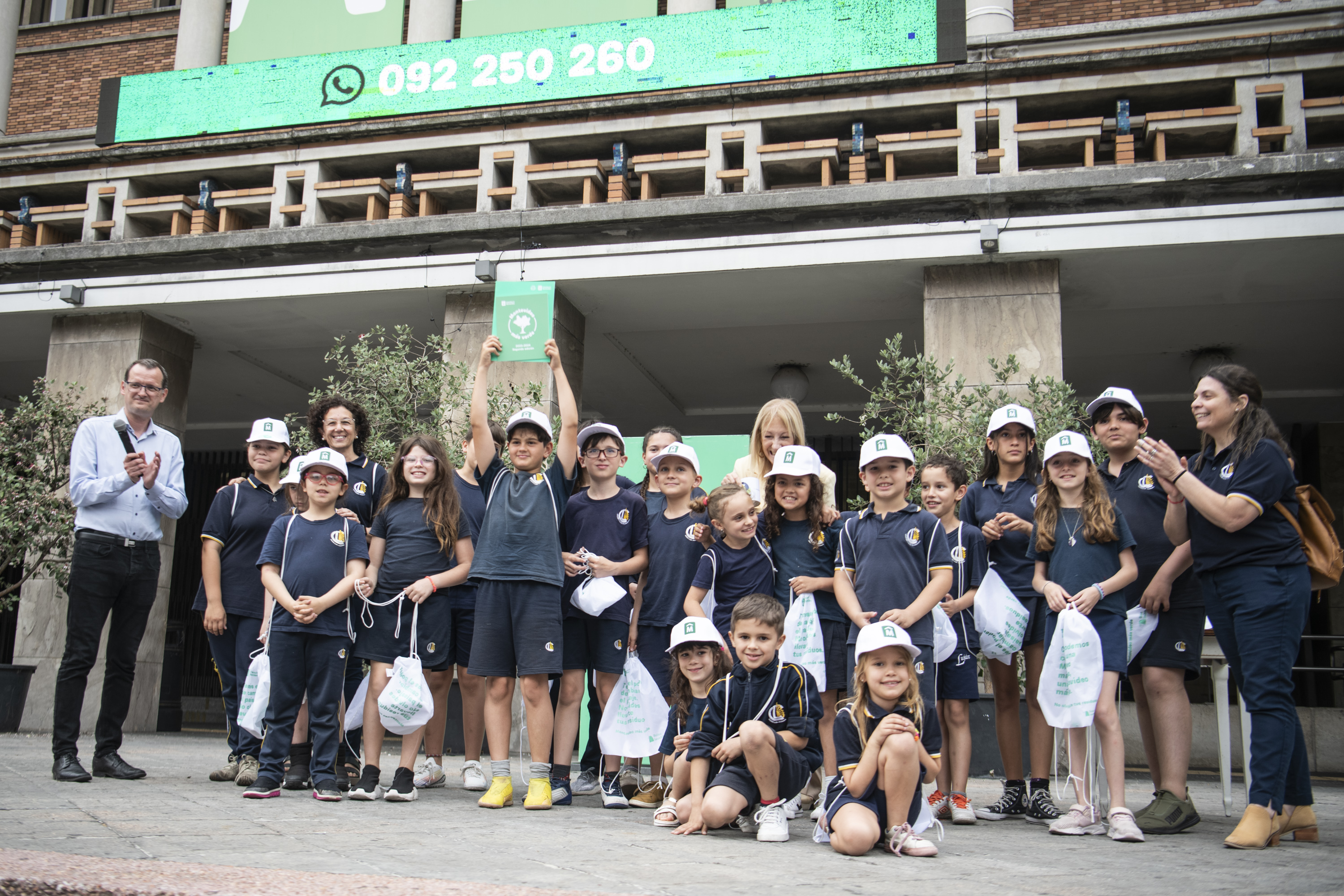 Entrega de sello Montevideo Más Verde a instituciones