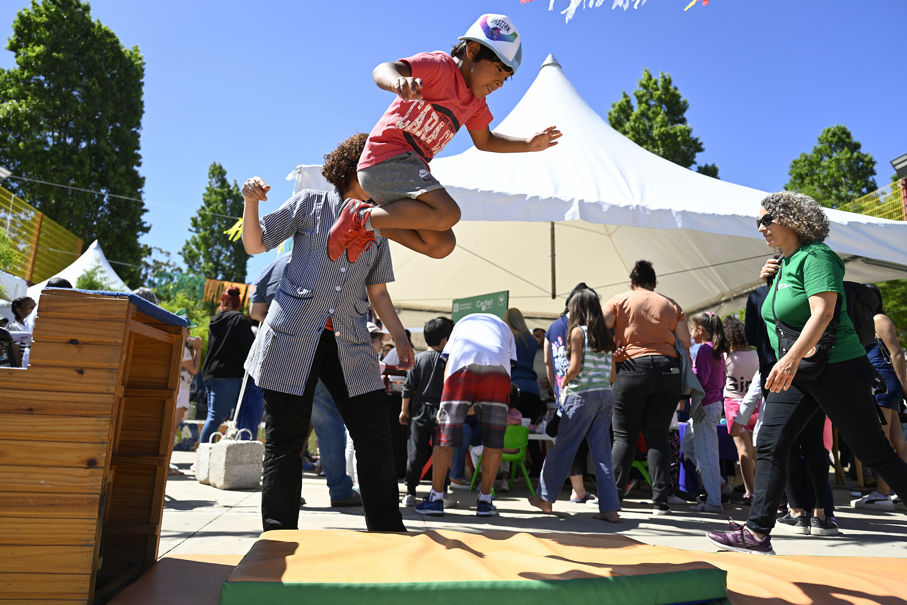 Festejos por el 10° aniversario de la plaza Casavalle