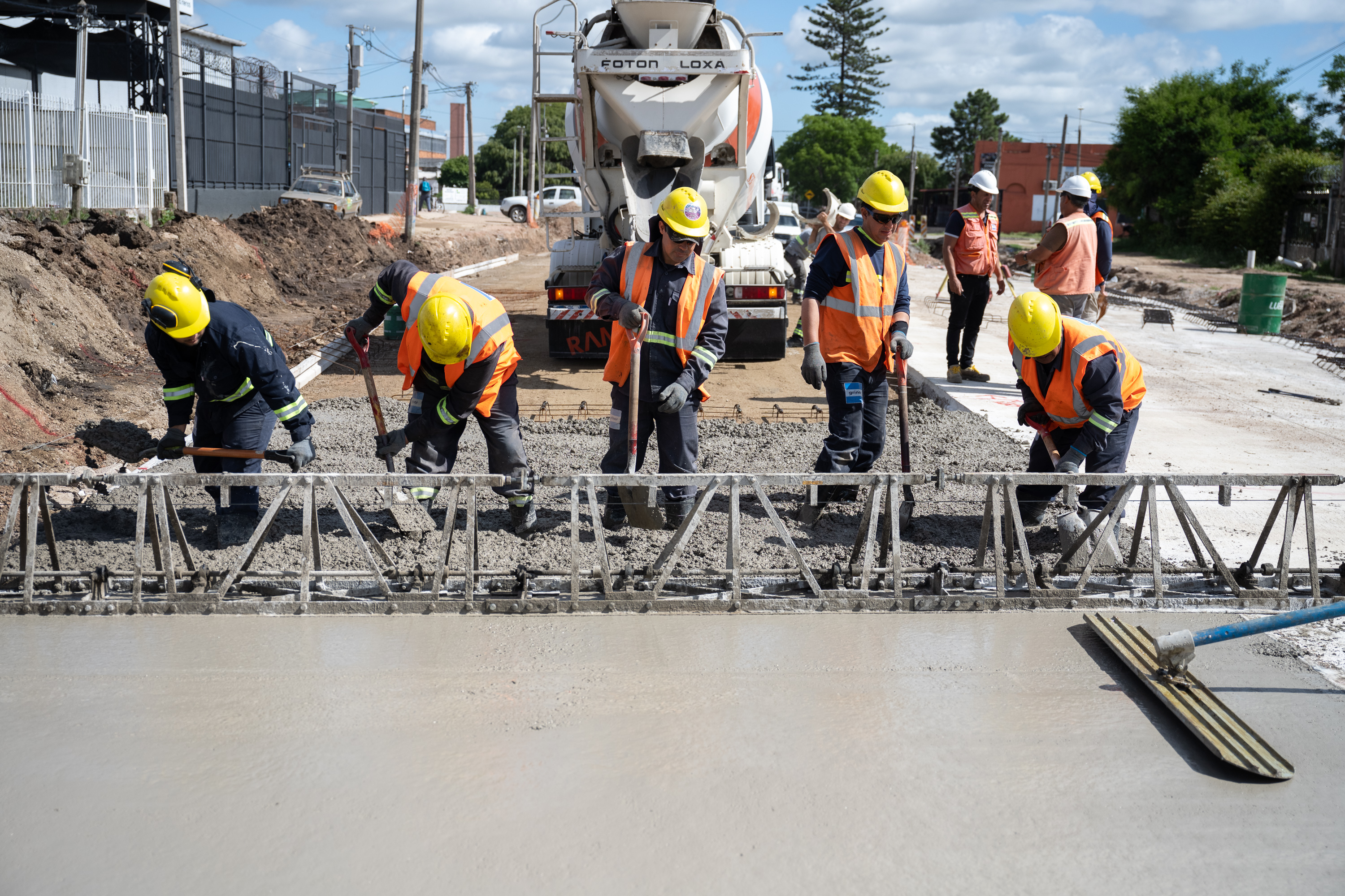 Avance de obras en Av. Don Pedro de Mendoza entre Teniente Rinaldi y Camino Capitán Tula