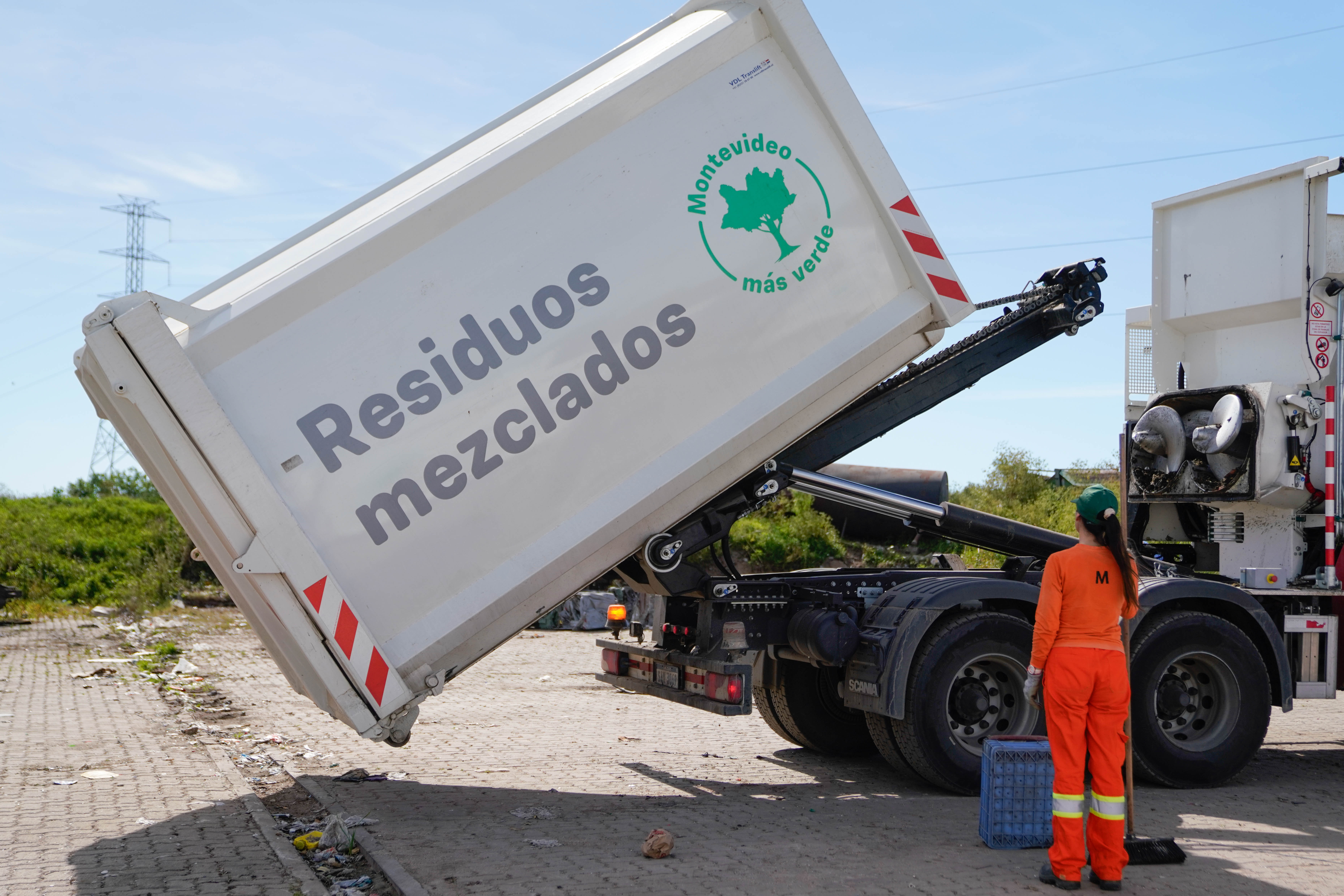 Recolección de residuos mezclados en la planta de clasificación 5 Bis de la usina de Felipe Cardoso