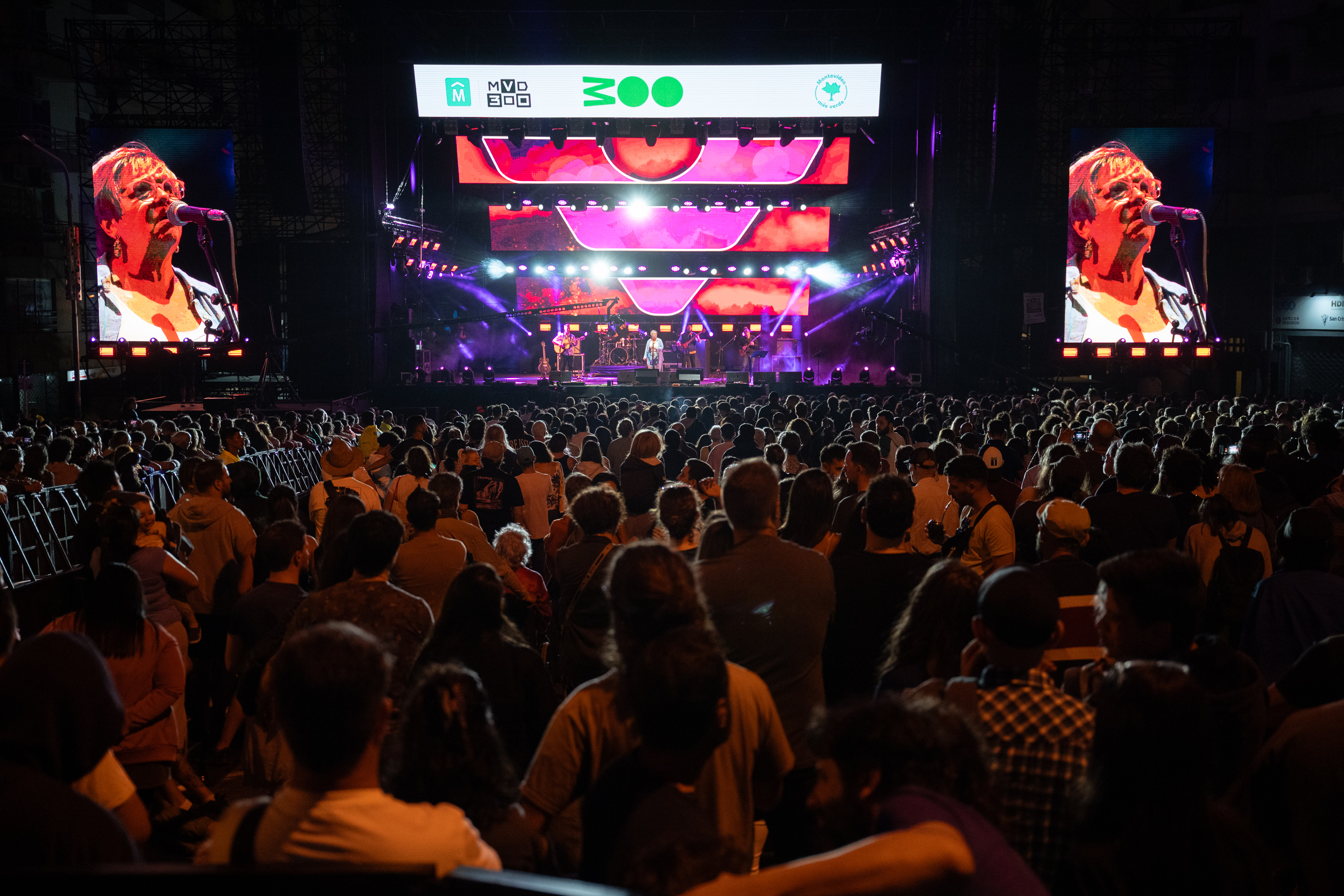 Laura Canoura en los festejos por los 300 años de Montevideo