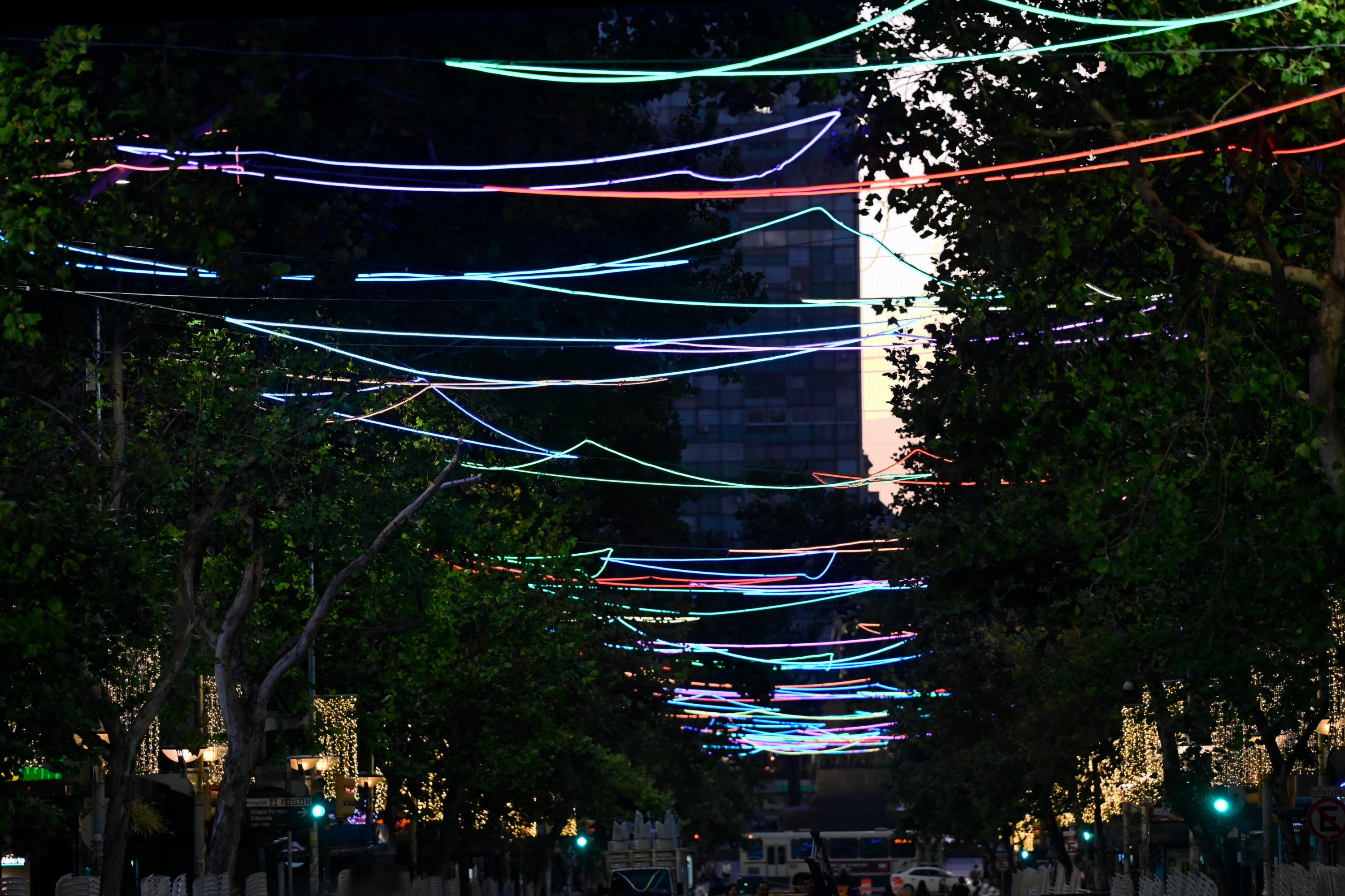 Instalación de luminarias led en Av.18 de Julio por Carnaval 2024